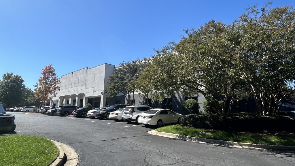 Industrial Space for Lease - 1327 Northbrook Pkwy, Suwanee, GA, 30024, Suite 490