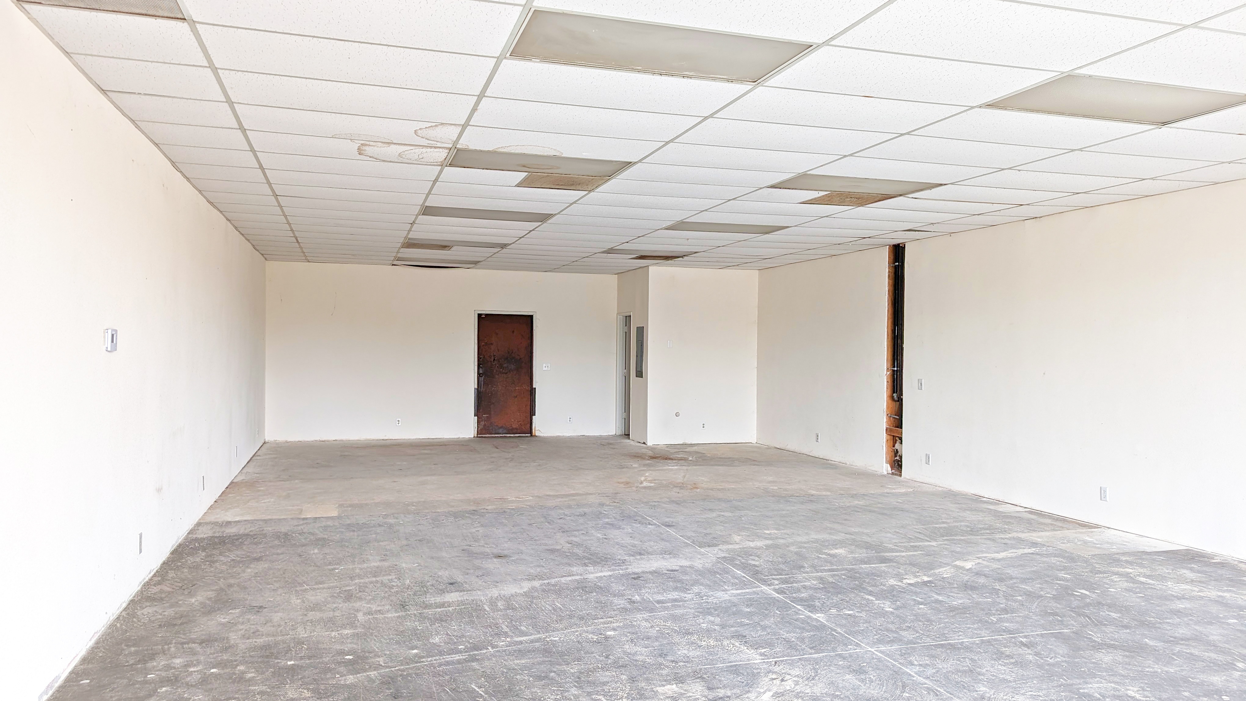 1041-1055 Patterson Rd., Photo - Slide02 Retail Property for Lease - 1041-1055 Patterson Rd., Oxnard, California, 93035 (4)