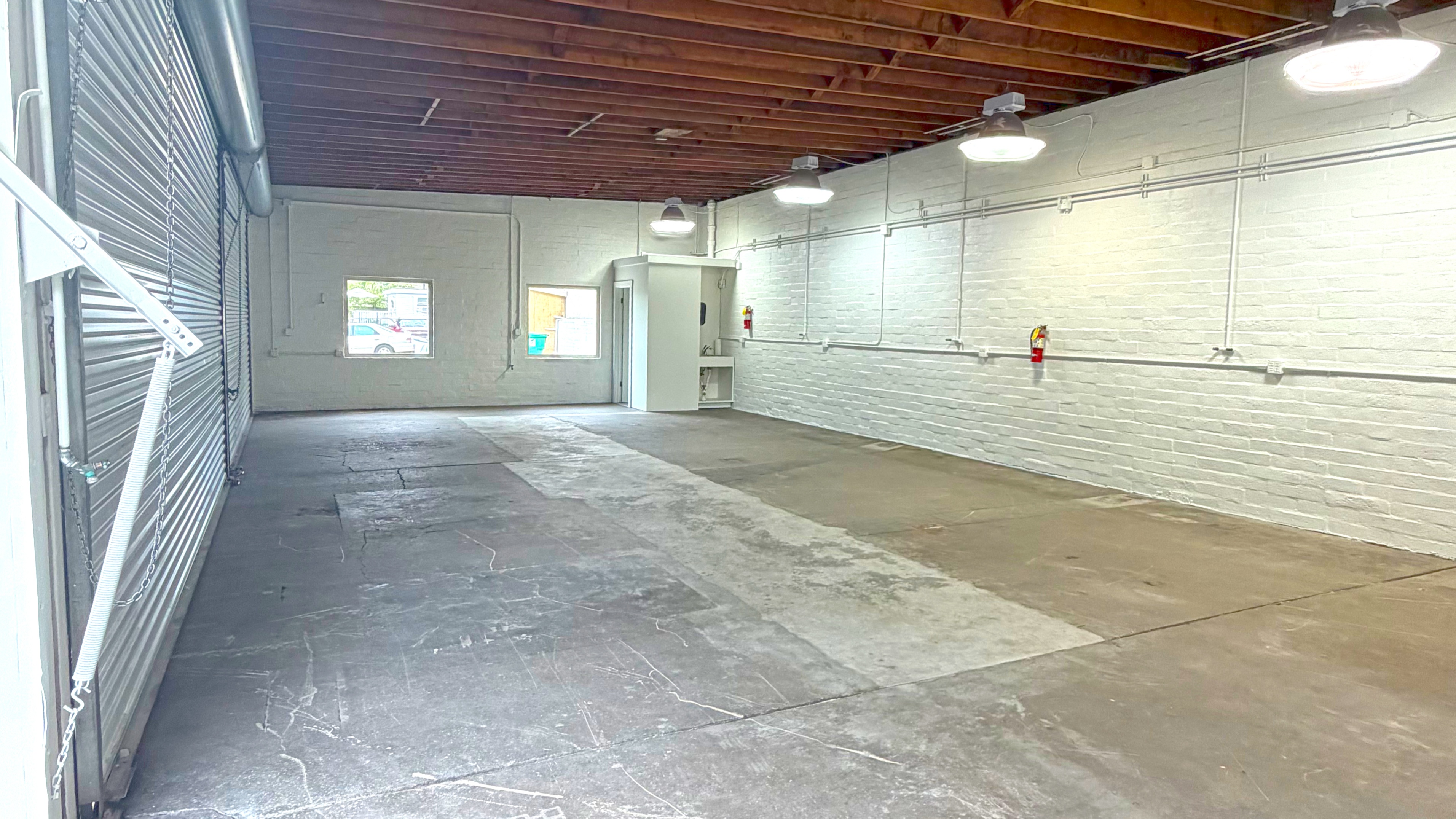 1327 De La Vina Street, Photo - Slide10 Industrial Property for Sale - 1327 De La Vina Street, Santa Barbara, California, 93101 (10)