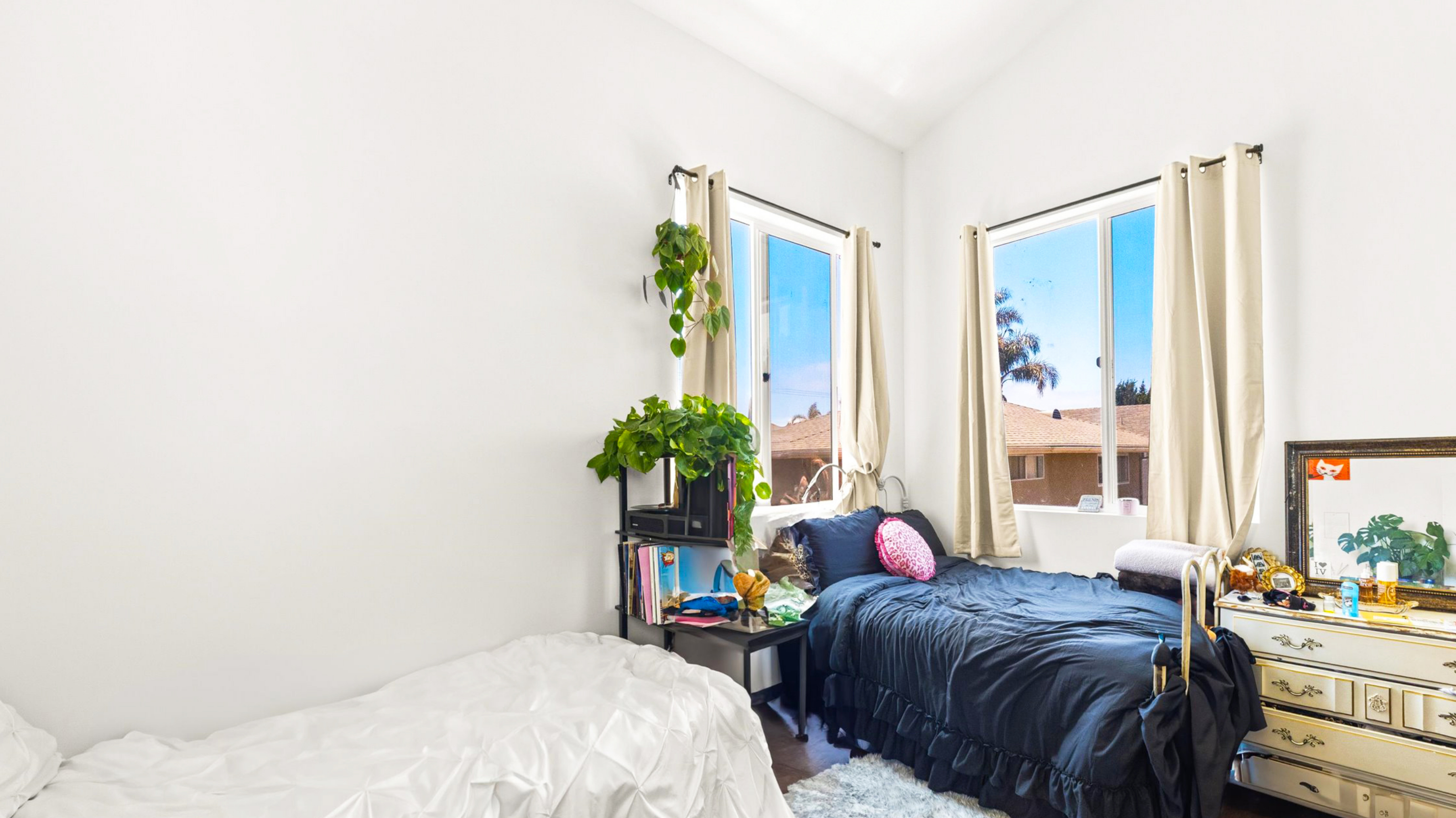 6622 Del Playa Dr., Photo - Slide11 Multifamily Property for Sale - 6622 Del Playa Dr., Goleta, California, 93117 (10)