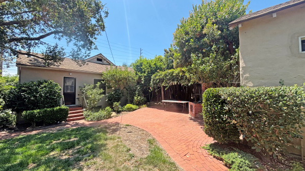 302 N. Soledad St, Photo - Slide02 Multifamily Property for Sale - 302 N. Soledad St, Santa Barbara, California, 93103 (3)