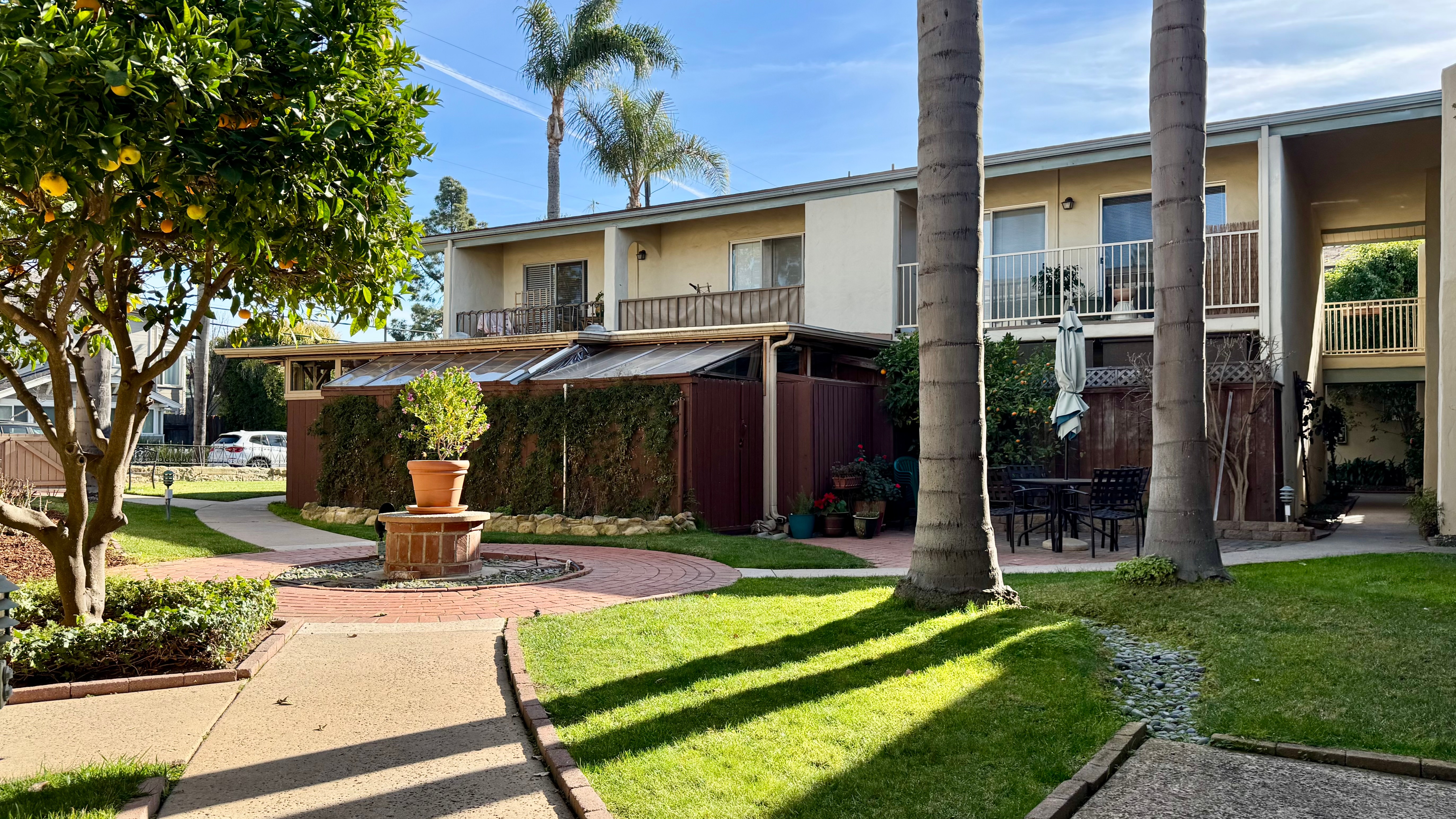2109-2111-2115 De La Vina St., Photo - Slide08 Multifamily Property for Sale - 2109-2111-2115 De La Vina St., Santa Barbara, California, 93105 (5)
