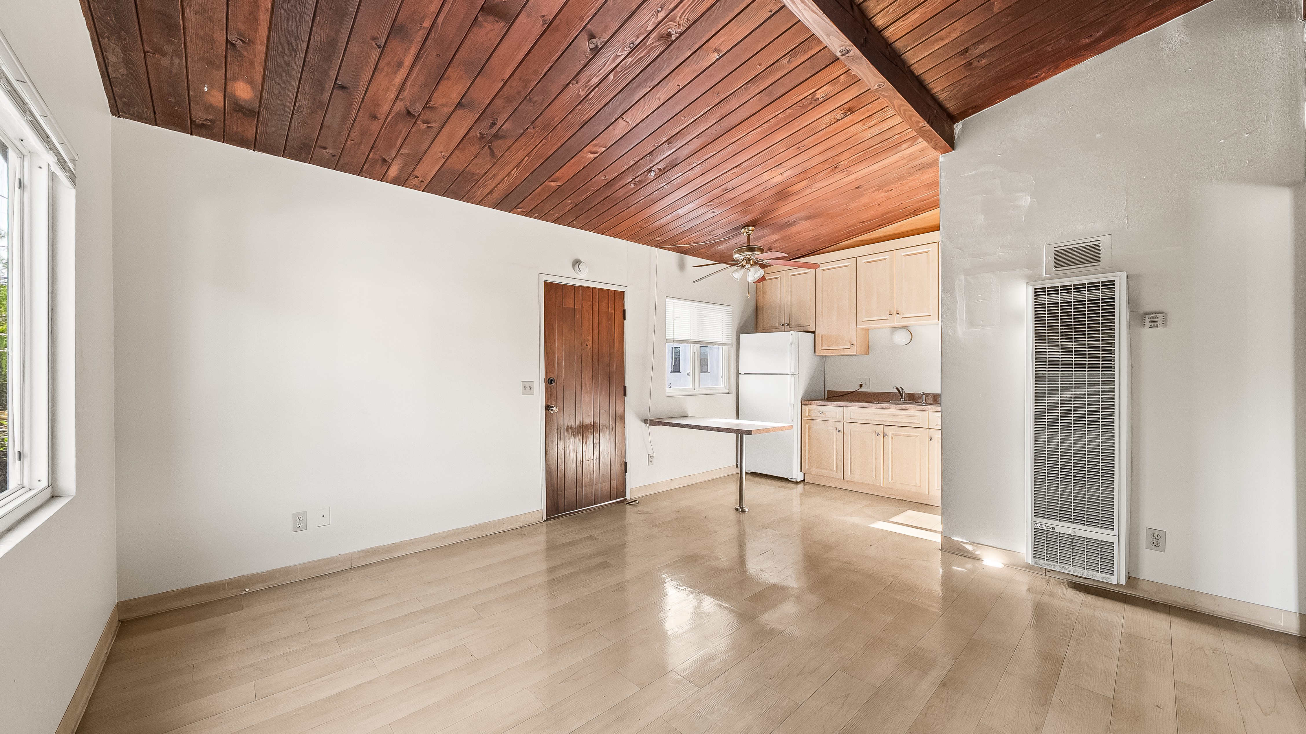 1011 Laguna St., Photo - Slide06 Multifamily Property for Sale - 1011 Laguna St., Santa Barbara, California, 93101 (9)