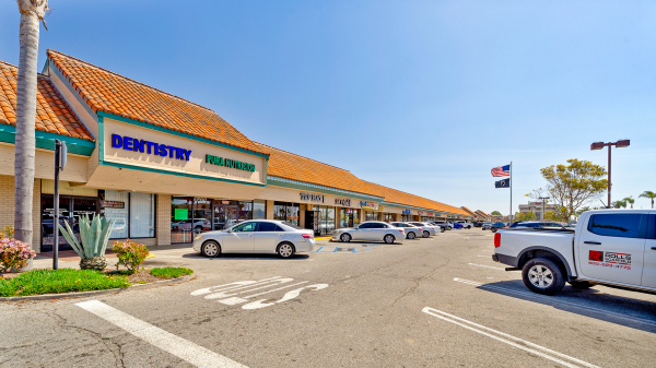 Retail Property for Lease - 2410-2830 Saviers Rd., Oxnard, California, 93033 (5)