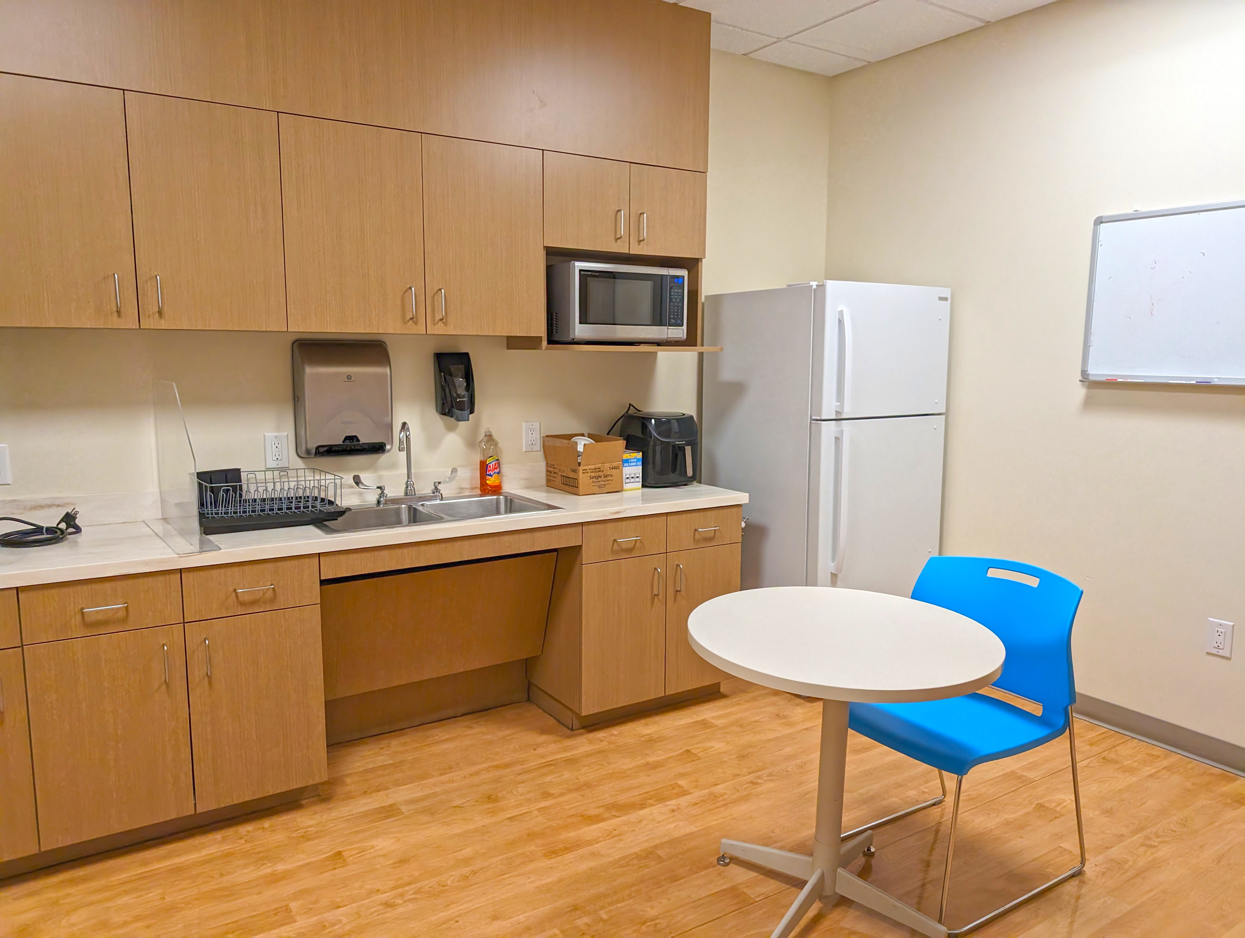 Retail Property for Lease - 2306 Las Posas Rd., Camarillo, California, 93010 (6)