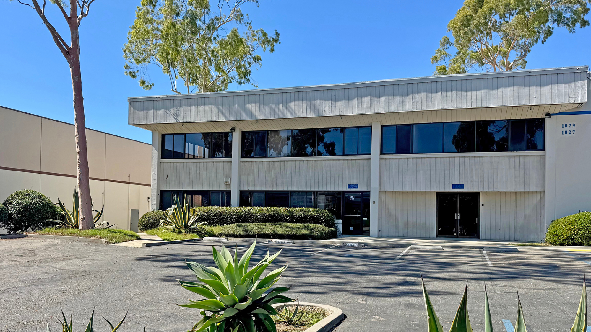 Industrial Space for Lease - 1027 Cindy Ln., Carpinteria, CA, 93013
