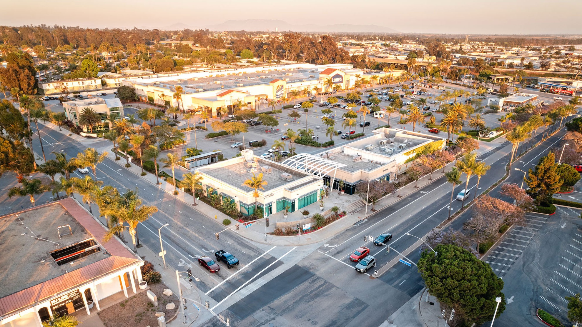 480-500 S. Mills Rd., Photo - Slide02 Retail Property for Lease - 480-488 S Mills Rd, Ventura, California, 93003 (4)