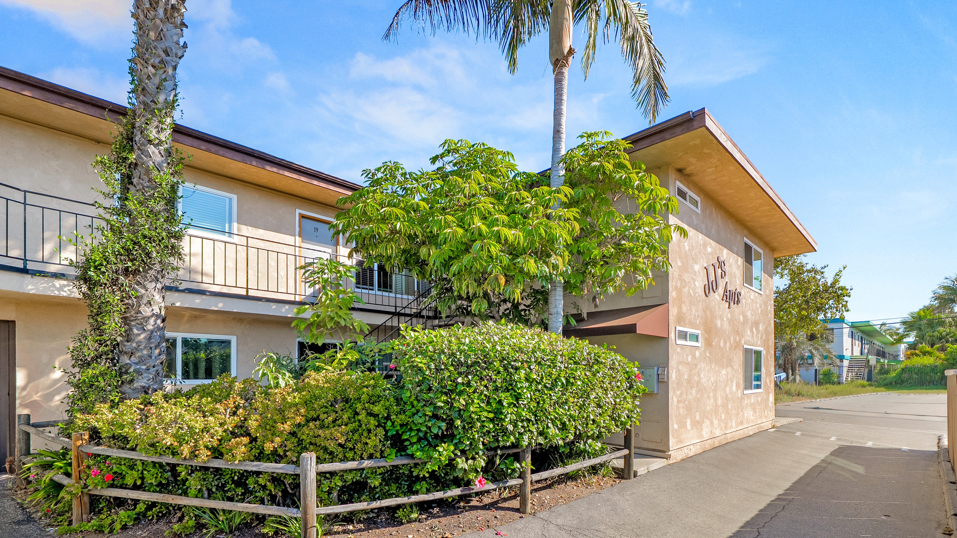 23 Magnolia Ave, Photo - Slide12 Multifamily Property for Sale - 23 Magnolia Ave, Goleta, California, 93117 (2)