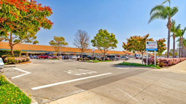 Retail Property for Lease - 2410-2830 Saviers Rd., Oxnard, California, 93033 (3)