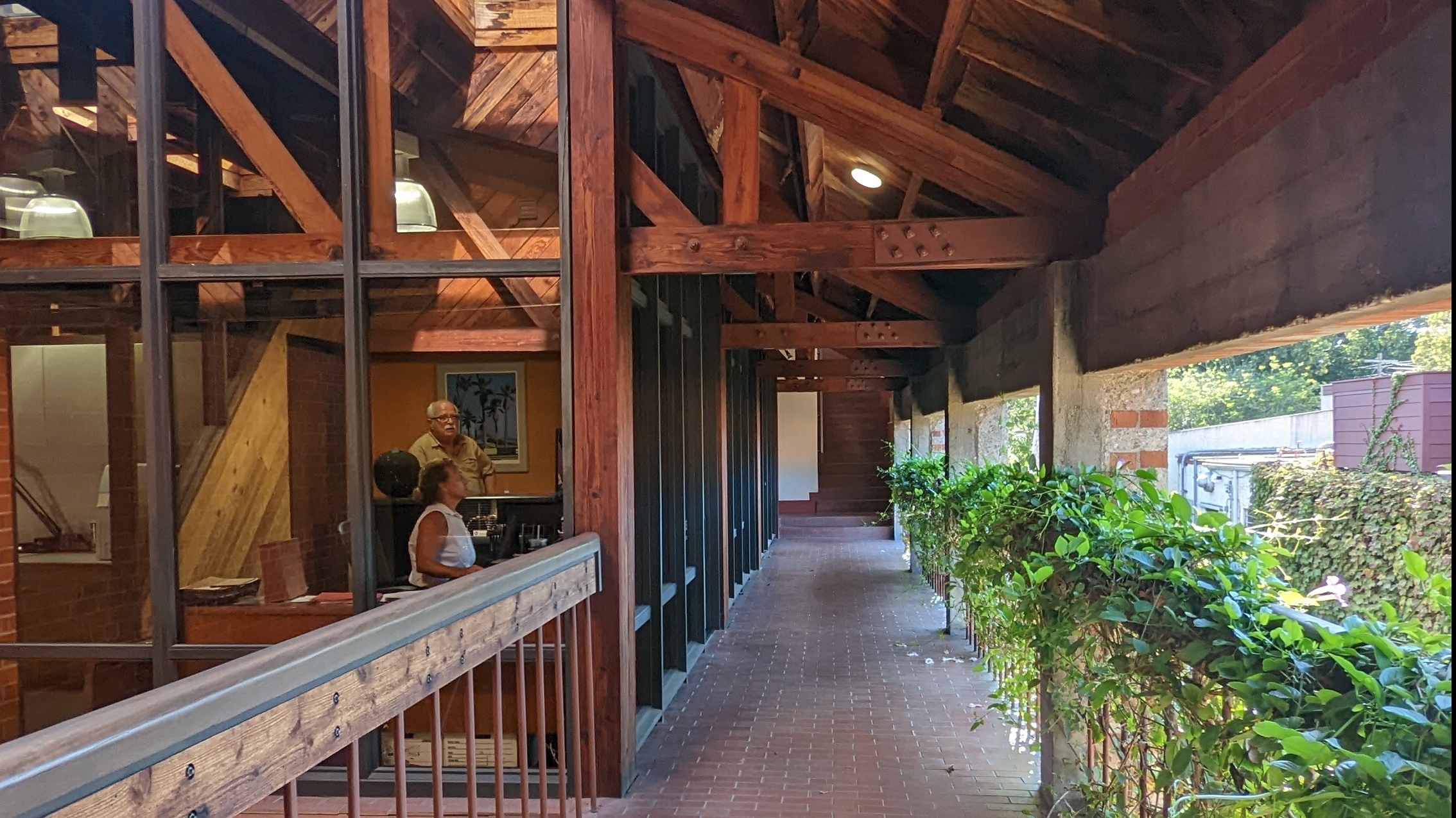 829 De La Vina St., Photo - Slide02 Office Property for Rent - 829 De La Vina St., Santa Barbara, California, 93101 (9)