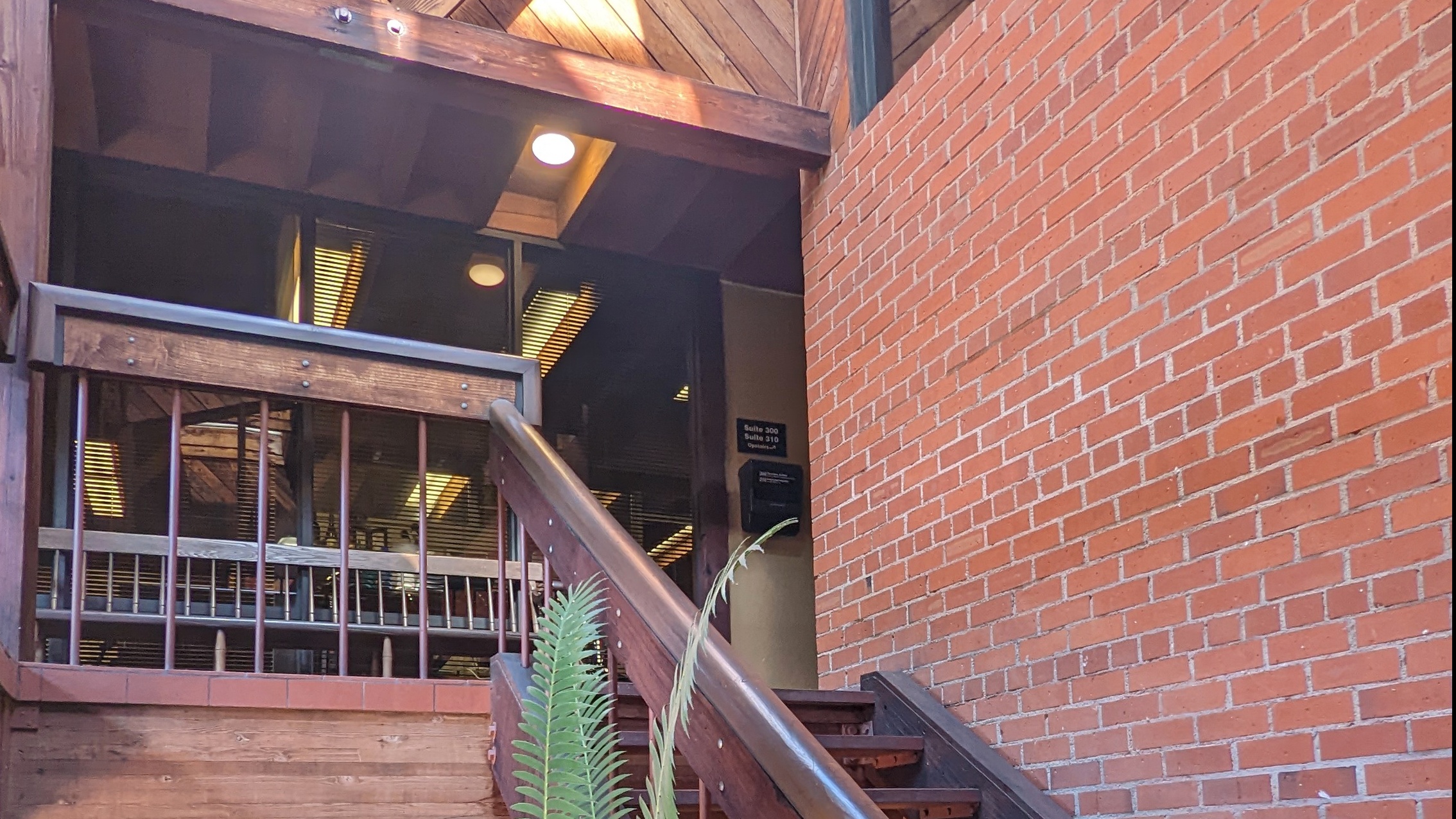 829 De La Vina St., Photo - Slide06 Office Property for Rent - 829 De La Vina St., Santa Barbara, California, 93101 (5)