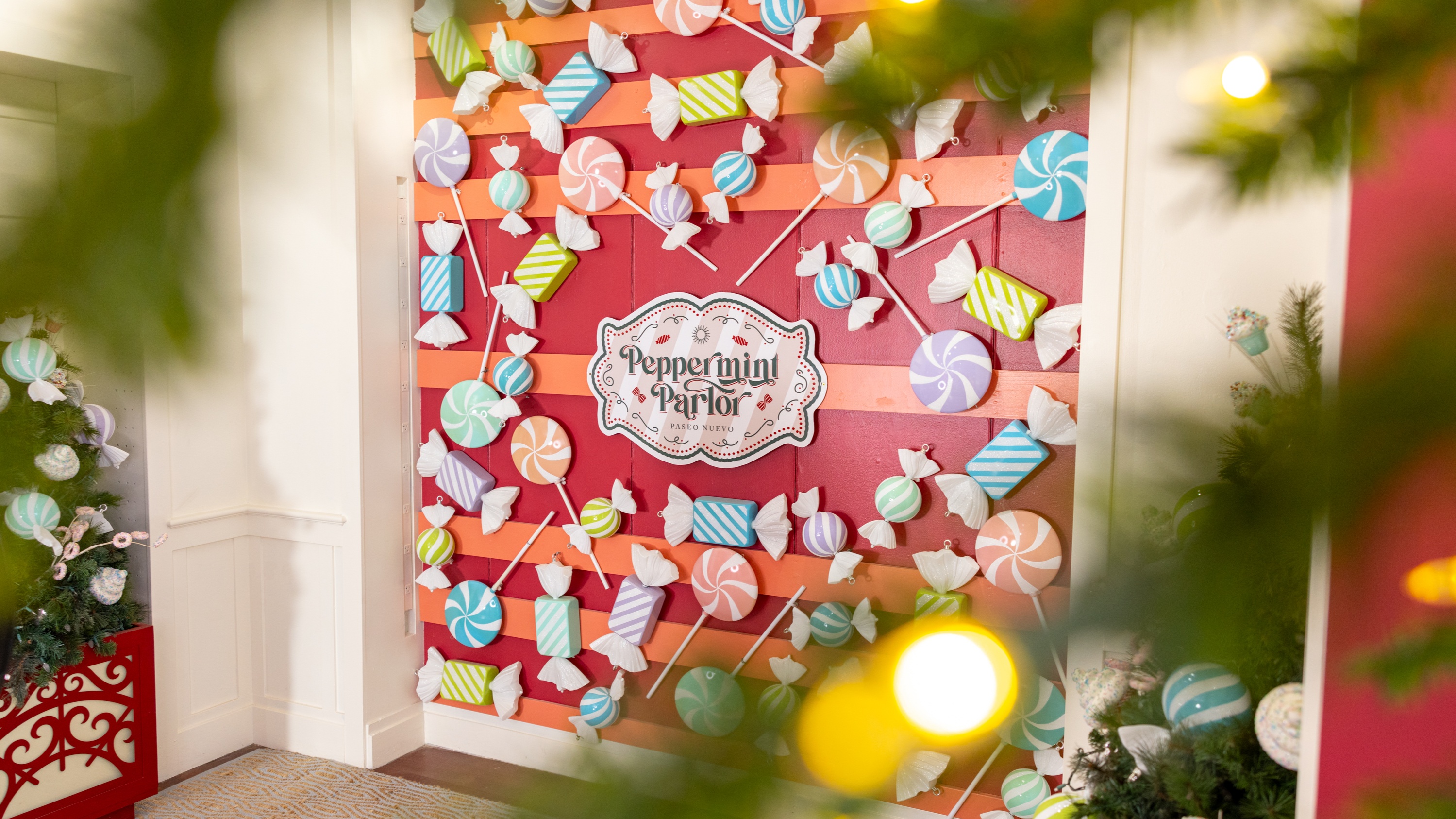 739 State St., Photo - Slide13 Retail Property for Lease - 621 Paseo Nuevo, Santa Barbara, California, 93101 (2)