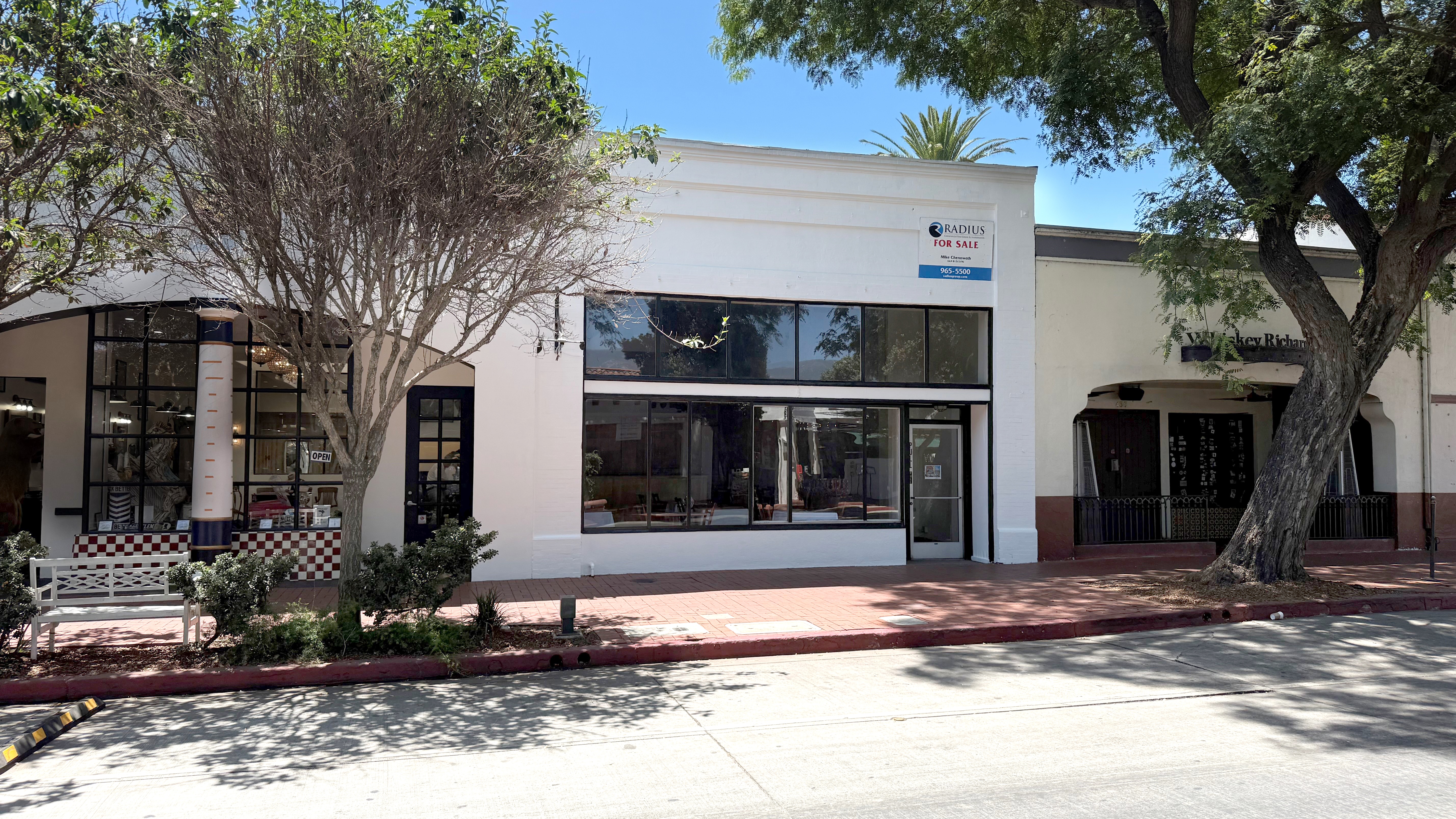 431 State St, Photo - Slide01 Retail Property for Sale - 431 State St, Santa Barbara, California, 93101 (4)