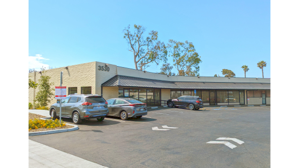 3506-3530 E. Main St., Photo - Slide01 Retail Property for Lease - 3506-3530 E. Main St., Ventura, California, 93003 (1)