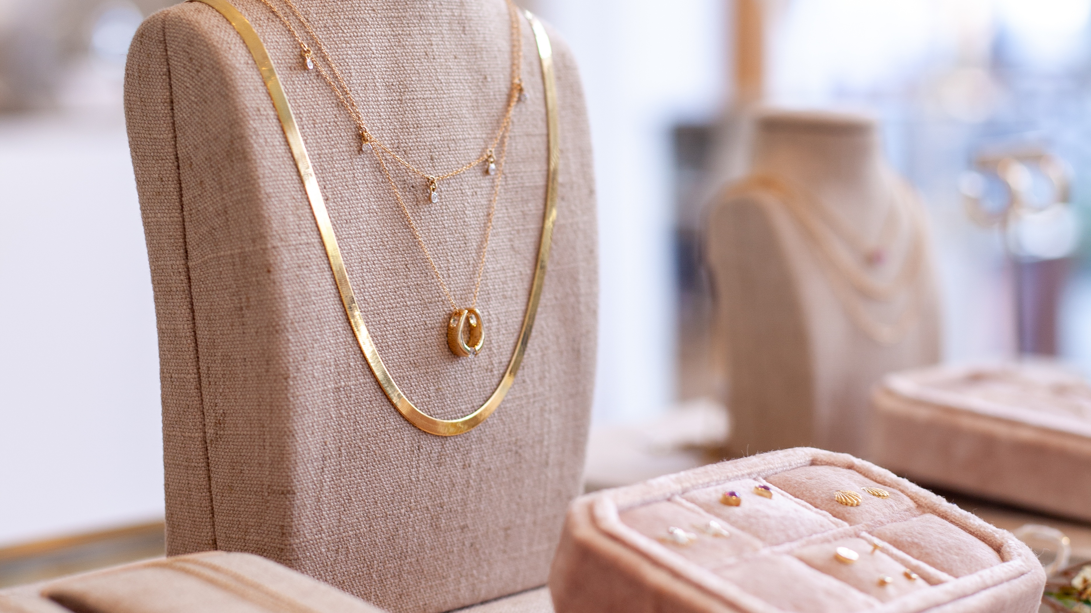 739 State St., Photo - Slide06 Retail Property for Lease - 621 Paseo Nuevo, Santa Barbara, California, 93101 (9)