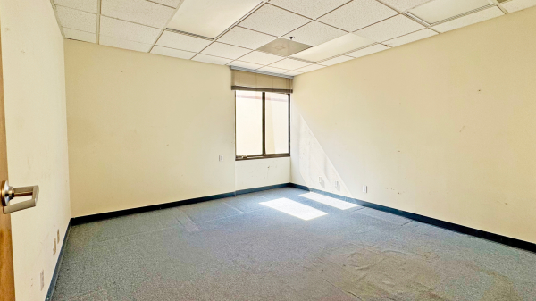 1025 Cindy Ln., Photo - Slide05 Industrial Property for Lease - 1027 Cindy Ln., Carpinteria, California, 93013 (6)