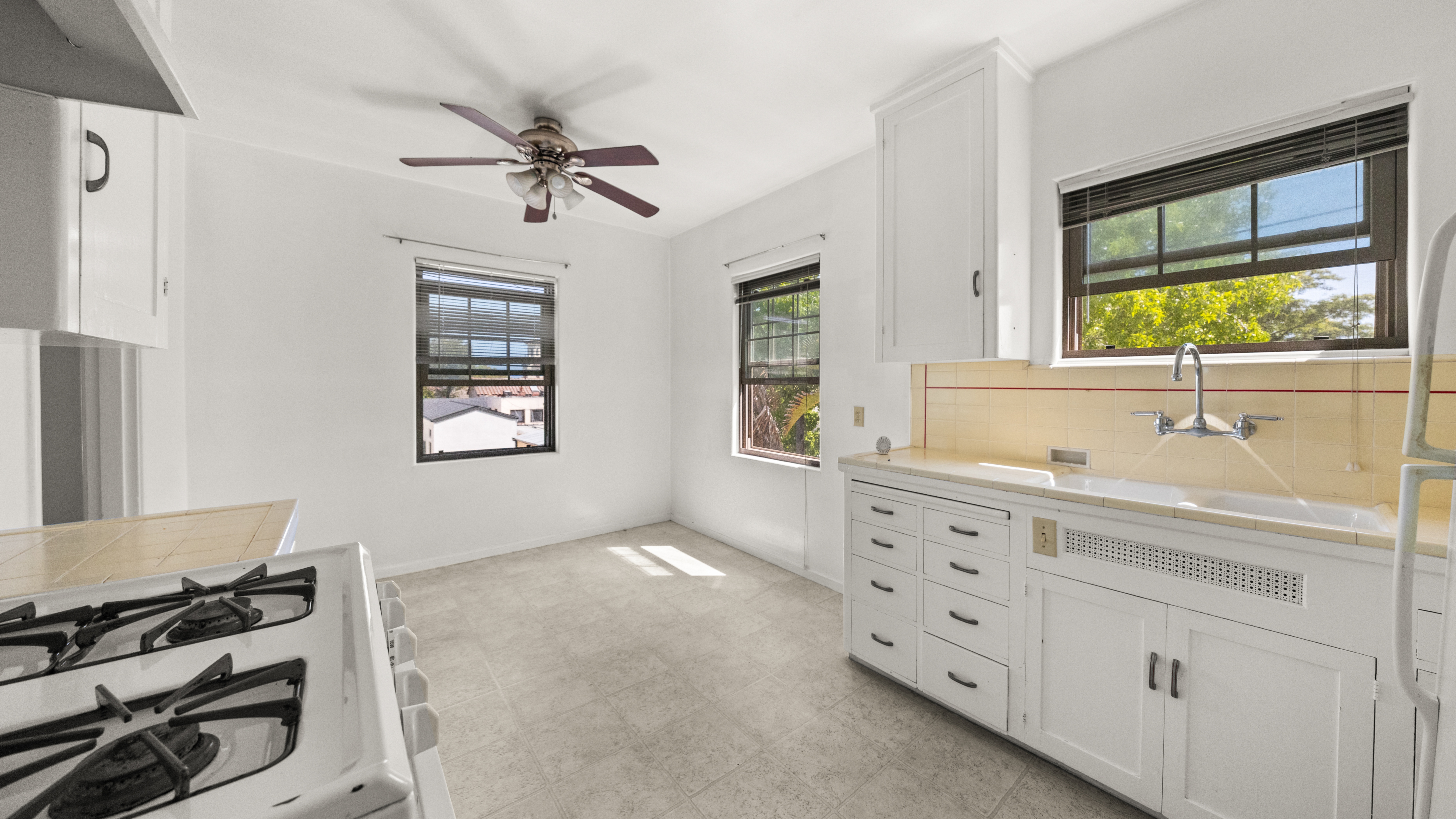 19 W Padre St, Photo - Slide14 Multifamily Property for Sale - 19 W Padre St, Santa Barbara, California, 93105 (10)