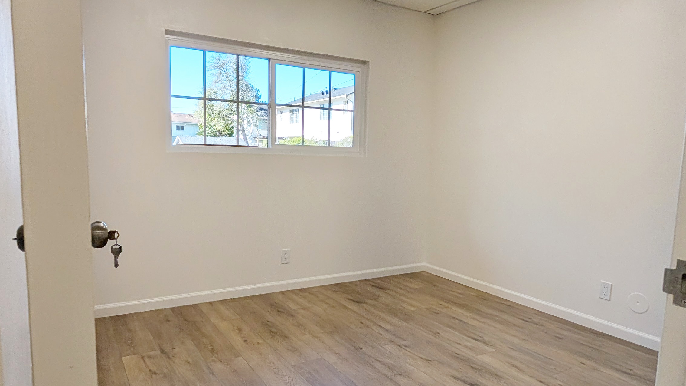 102 W Arrellaga St, Photo - Slide04 Office Property for Rent - 1607 Chapala St, Santa Barbara, California, 93101 (5)