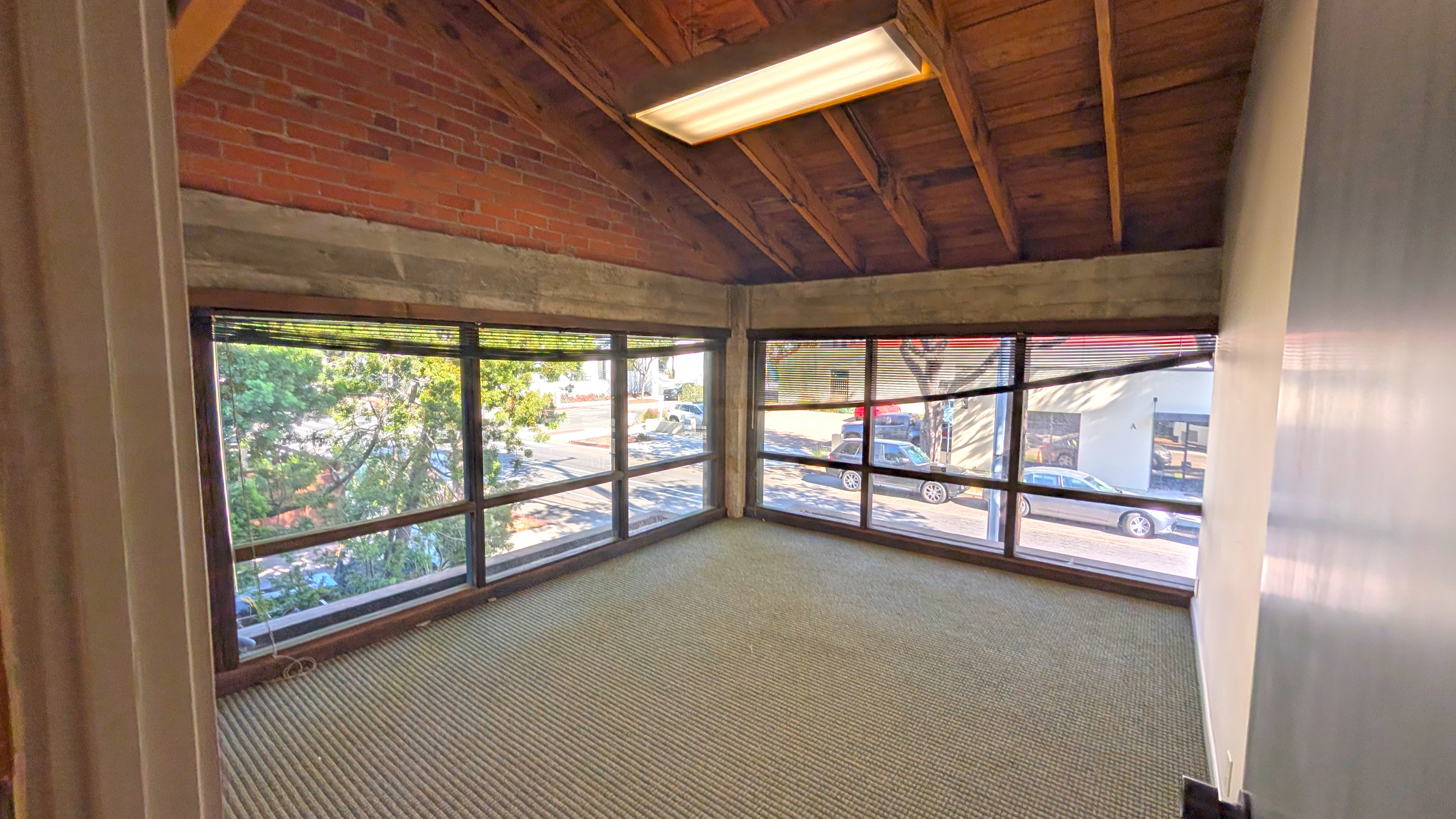 829 De La Vina St., Photo - Slide05 Office Property for Rent - 829 De La Vina St, Santa Barbara, California, 93101 (6)