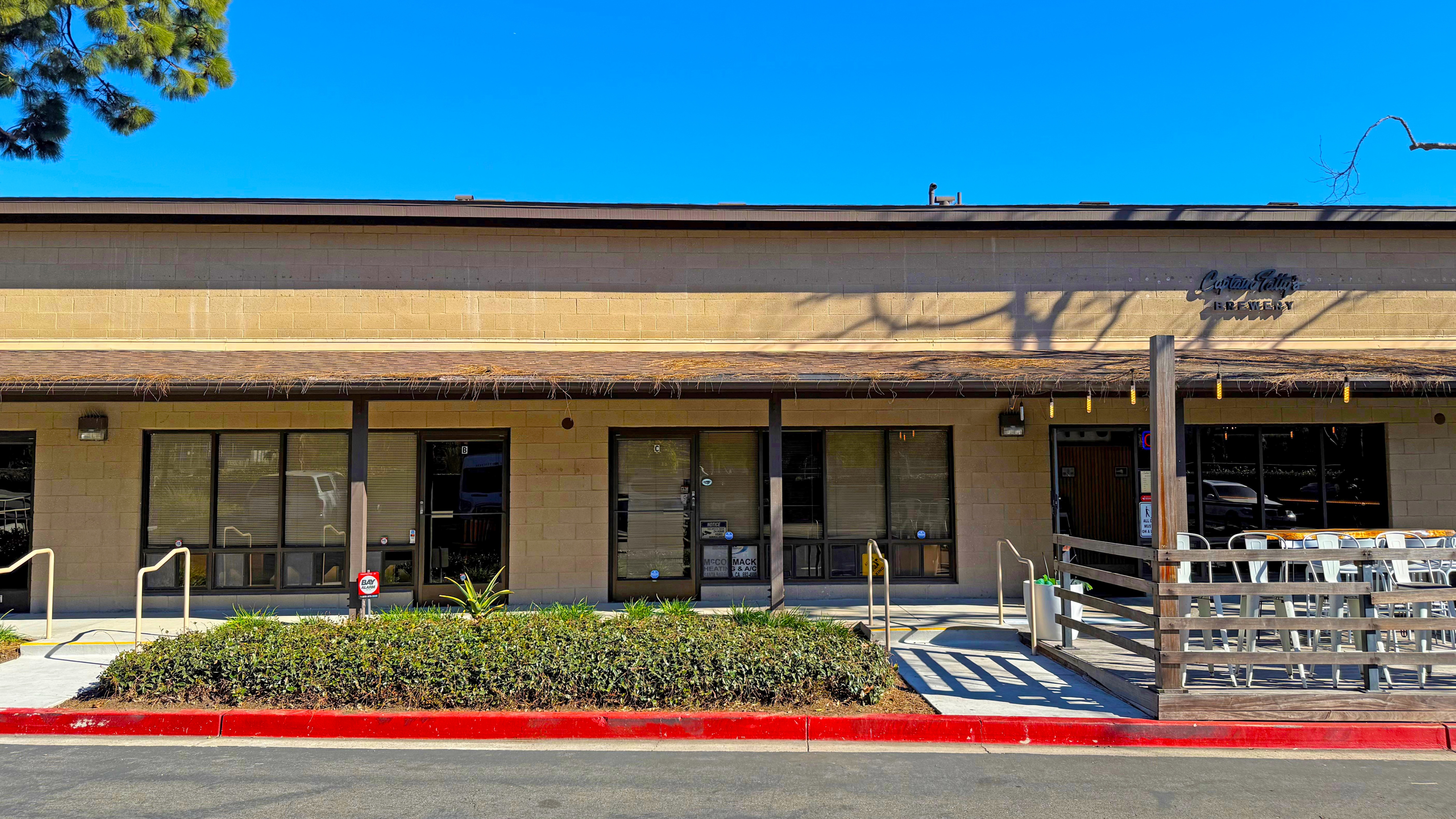 6489 Calle Real, Photo - Slide01 Office Property for Rent - 6489 Calle Real, Goleta, California, 93117 (11)