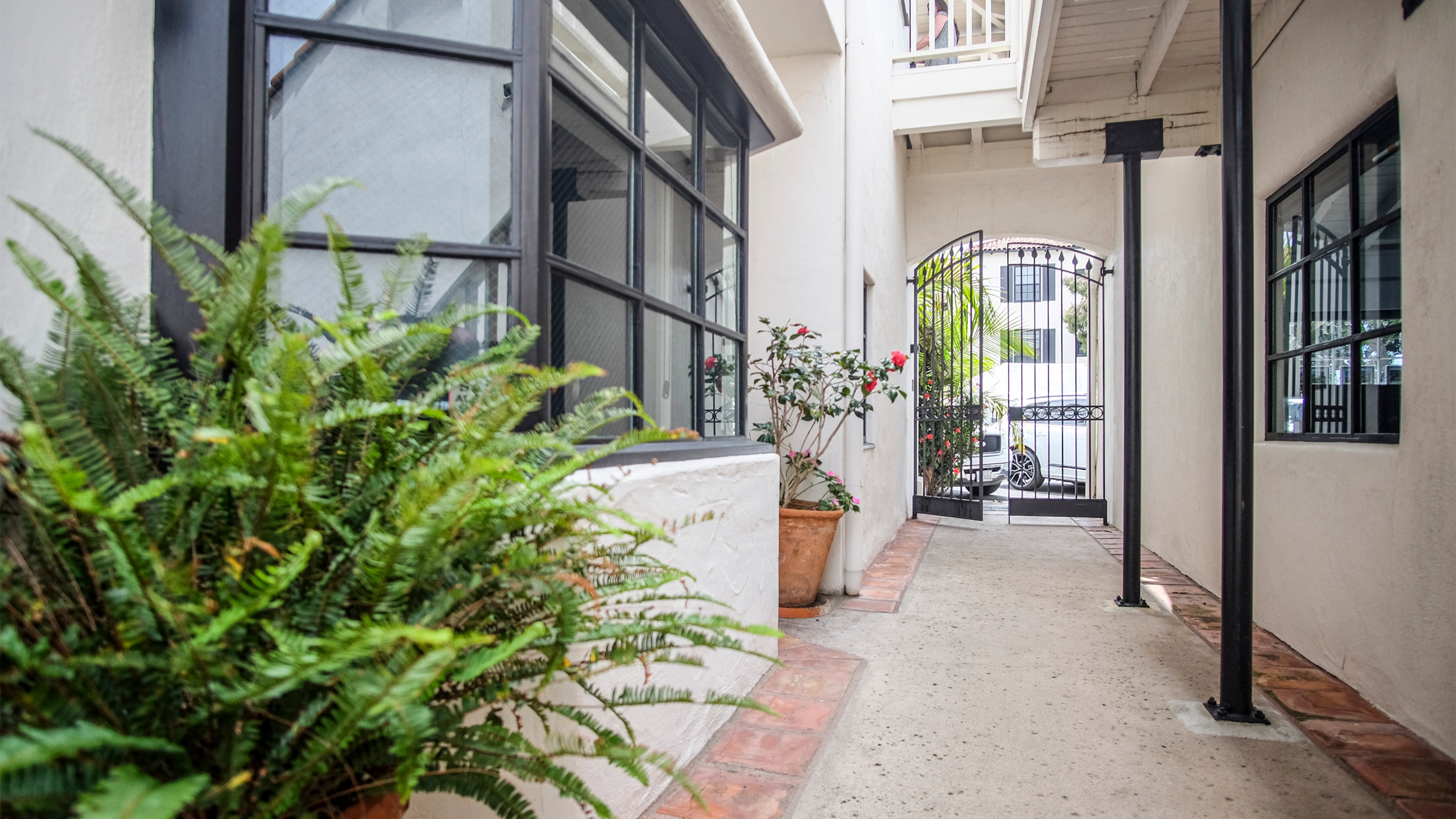 Retail Property for Lease - 1290 Coast Village Rd, Montecito, California, 93108 (2)