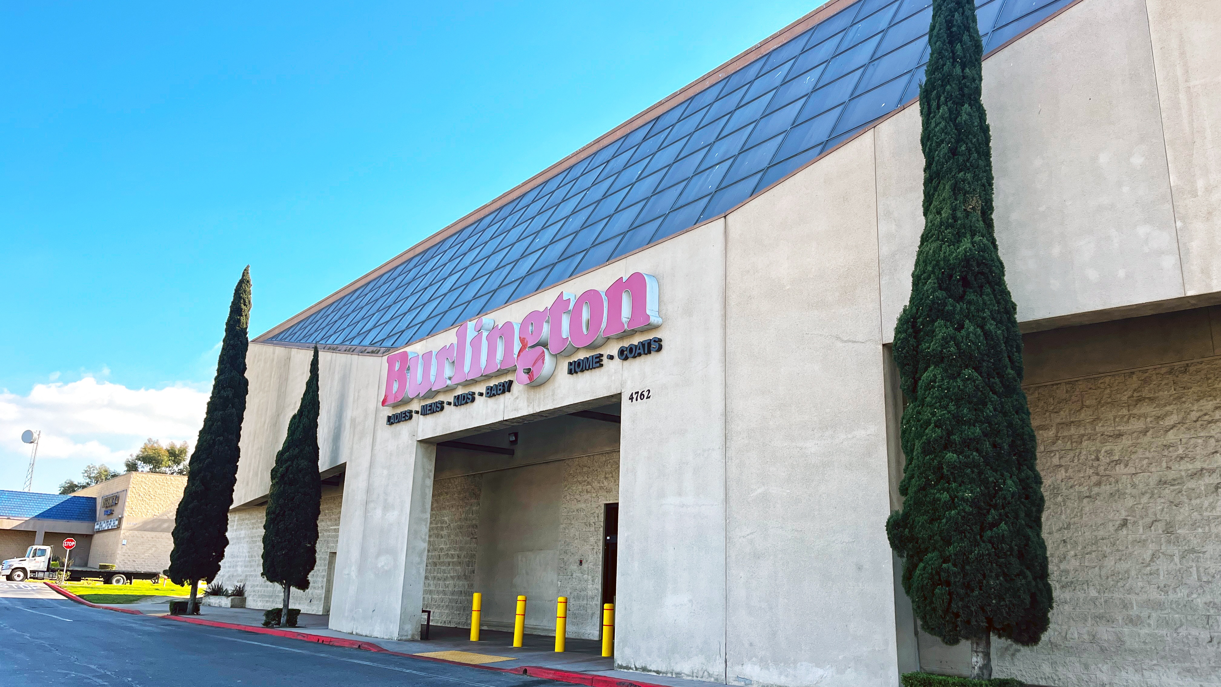 4712 - 4726 Telephone Rd, Photo - Slide02 Retail Property for Lease - 4712 - 4726 Telephone Rd, Ventura, California, 93003 (6)