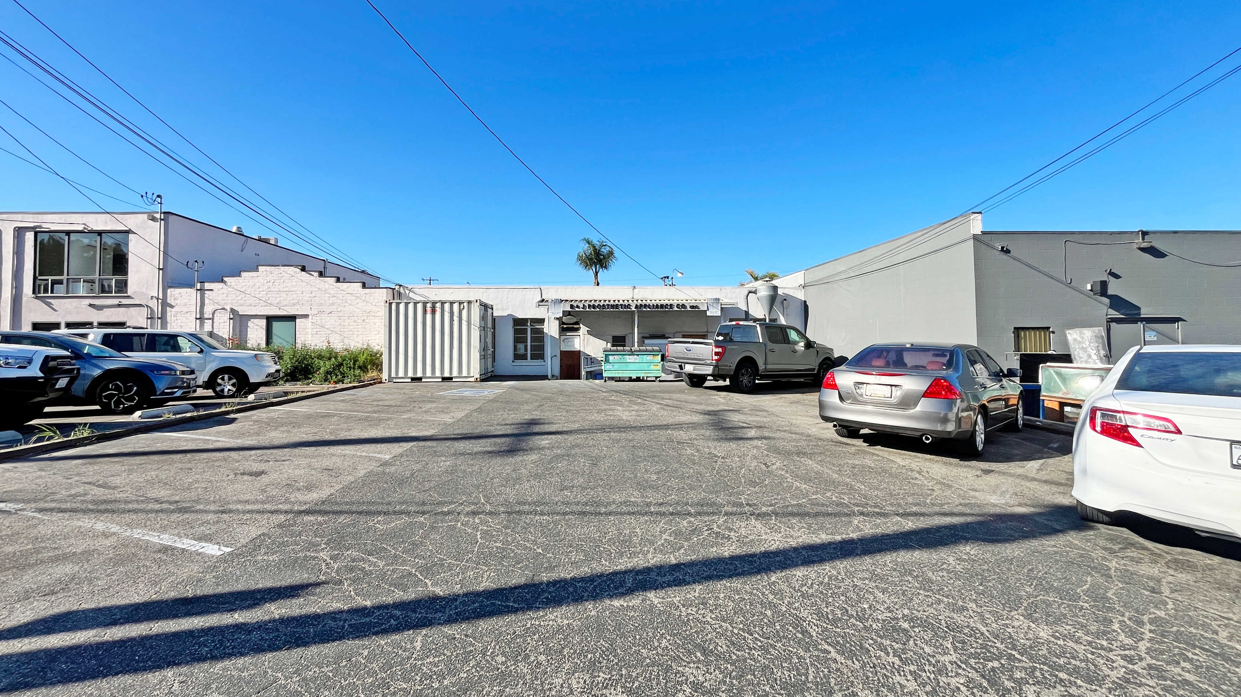 2411 E. Main St., Photo - Slide03 Retail Property for Sale - 2407-2411 E. Main St., Ventura, California, 93003 (3)