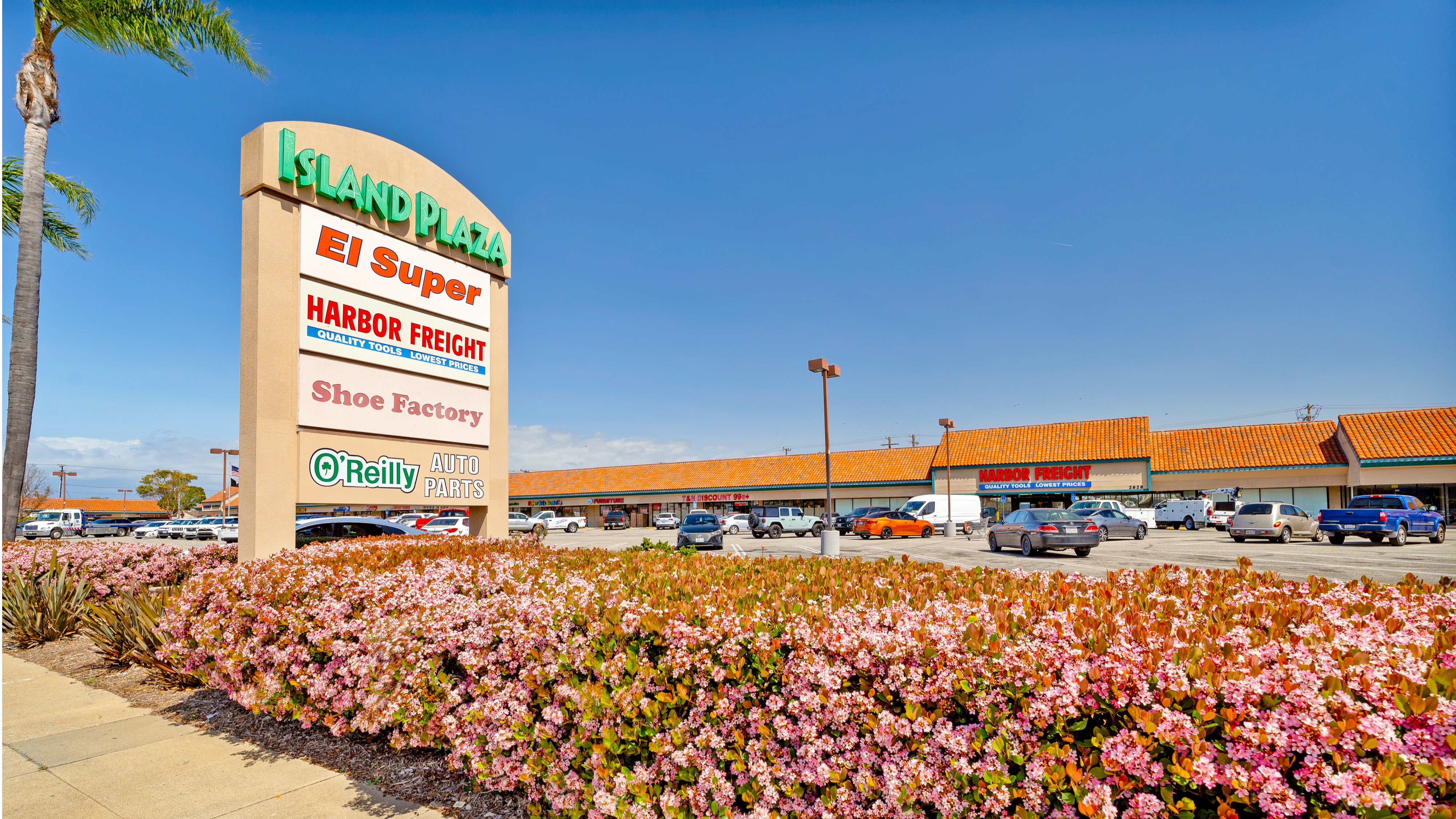 Retail Property for Lease - 2410-2830 Saviers Rd., Oxnard, California, 93033 (5)