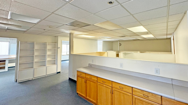 1025 Cindy Ln., Photo - Slide06 Industrial Property for Lease - 1027 Cindy Ln., Carpinteria, California, 93013 (7)