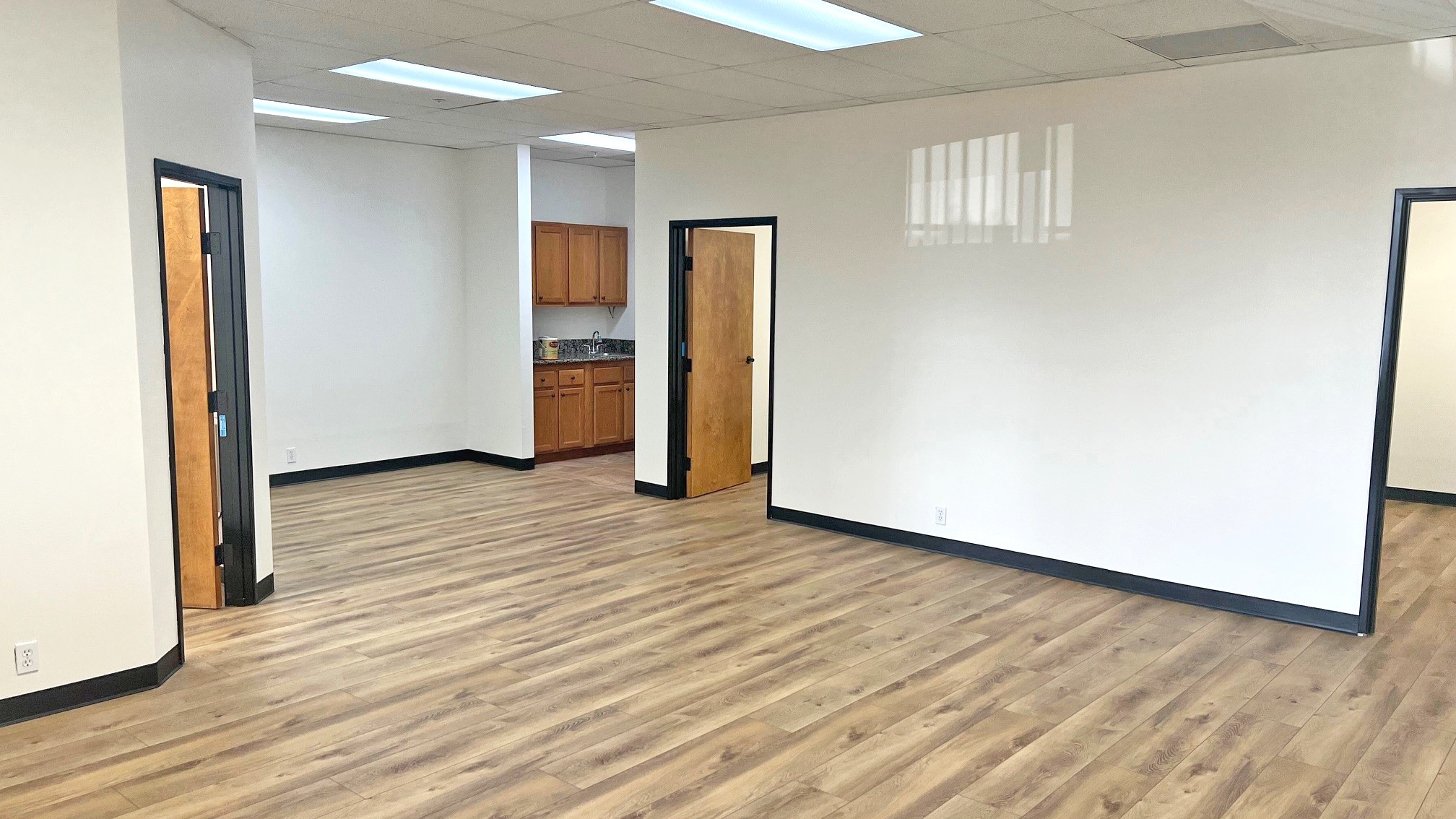 Office Property for Rent - 400 Camarillo Ranch Rd, Camarillo, California, 93012 (4)