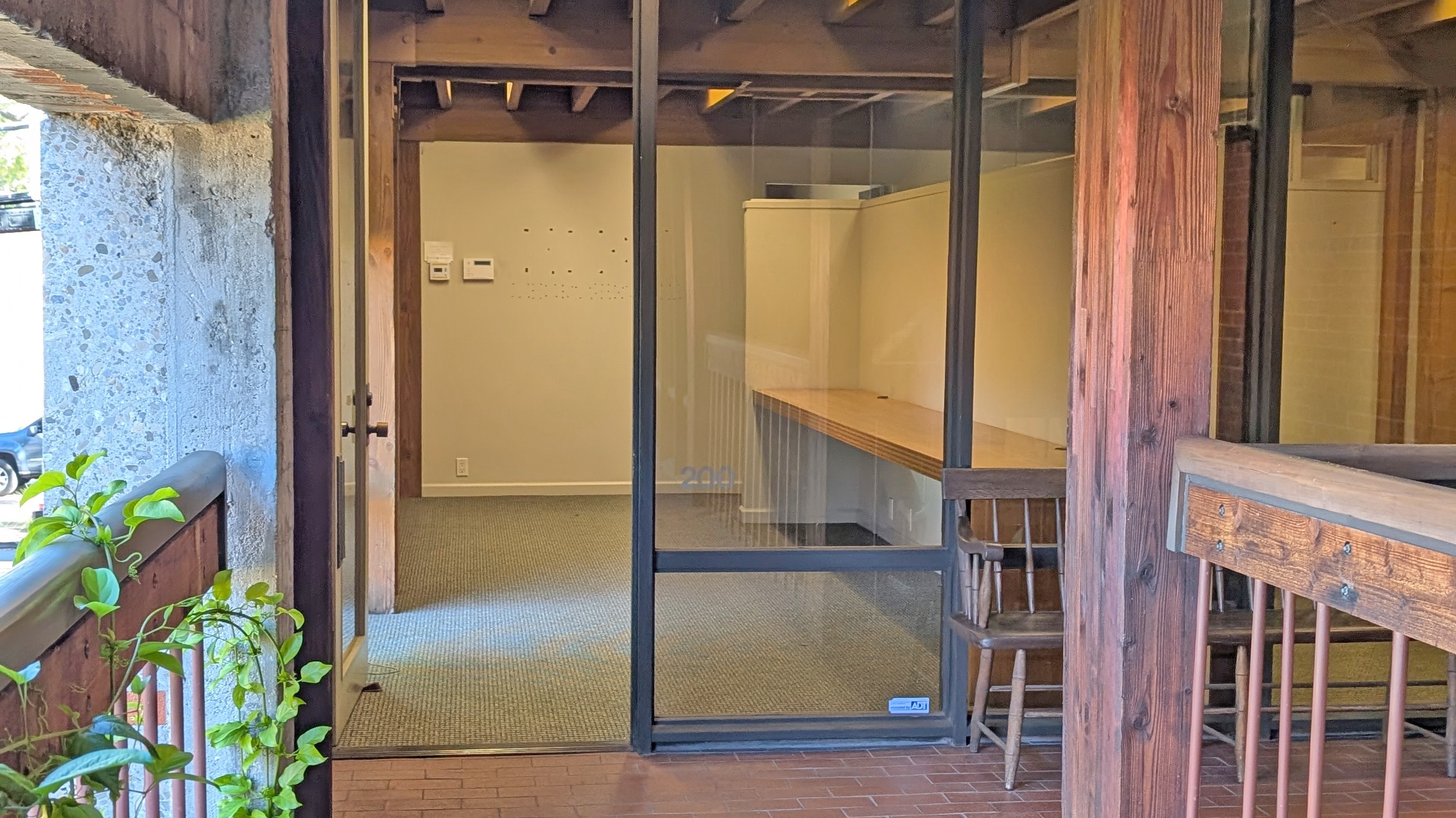 829 De La Vina St., Photo - Slide02 Office Property for Rent - 829 De La Vina St, Santa Barbara, California, 93101 (5)