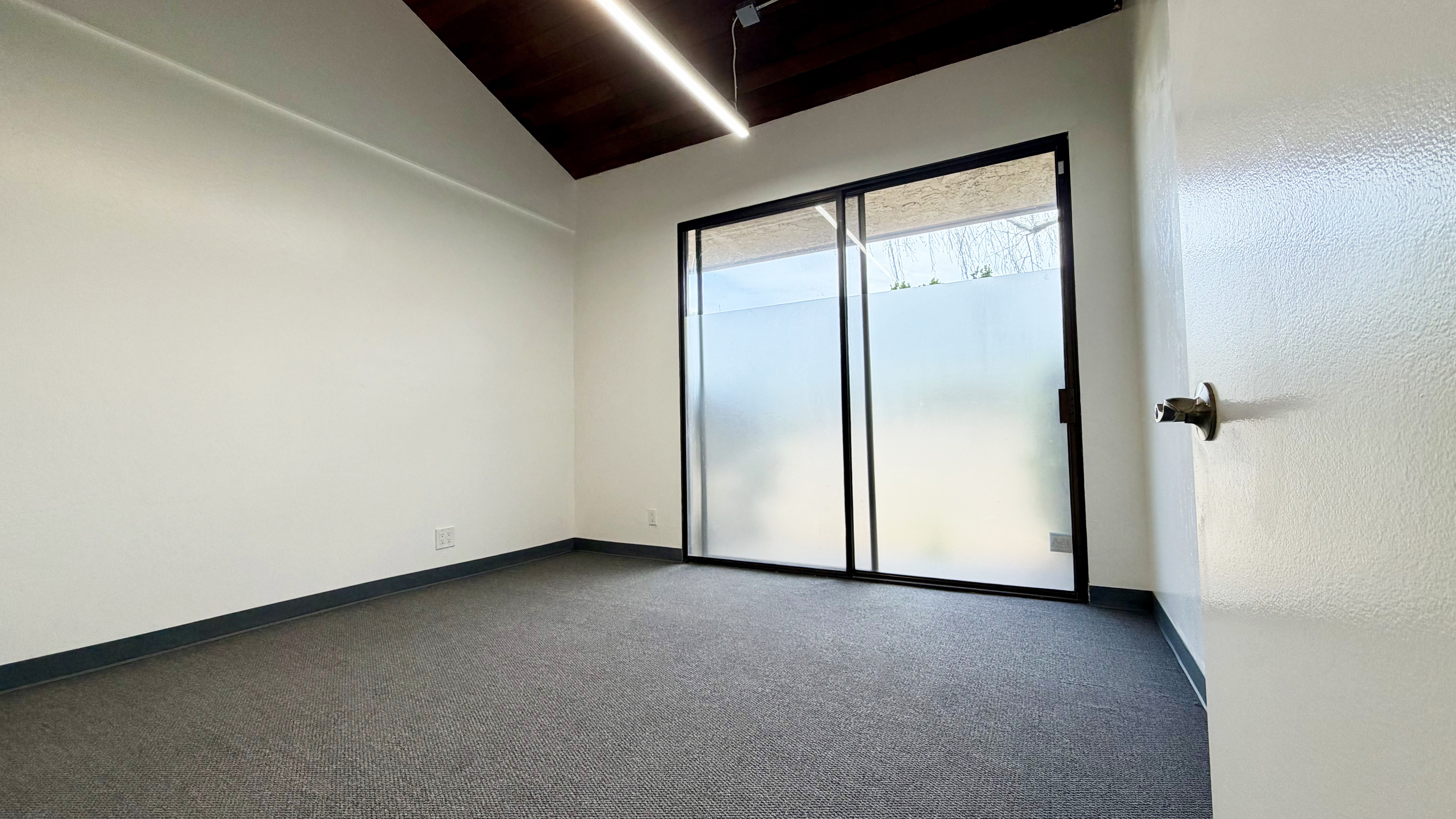 5320 Carpinteria Ave, Photo - Slide06 Office Property for Rent - 5320 Carpinteria Ave, Carpinteria, California, 93013 (7)