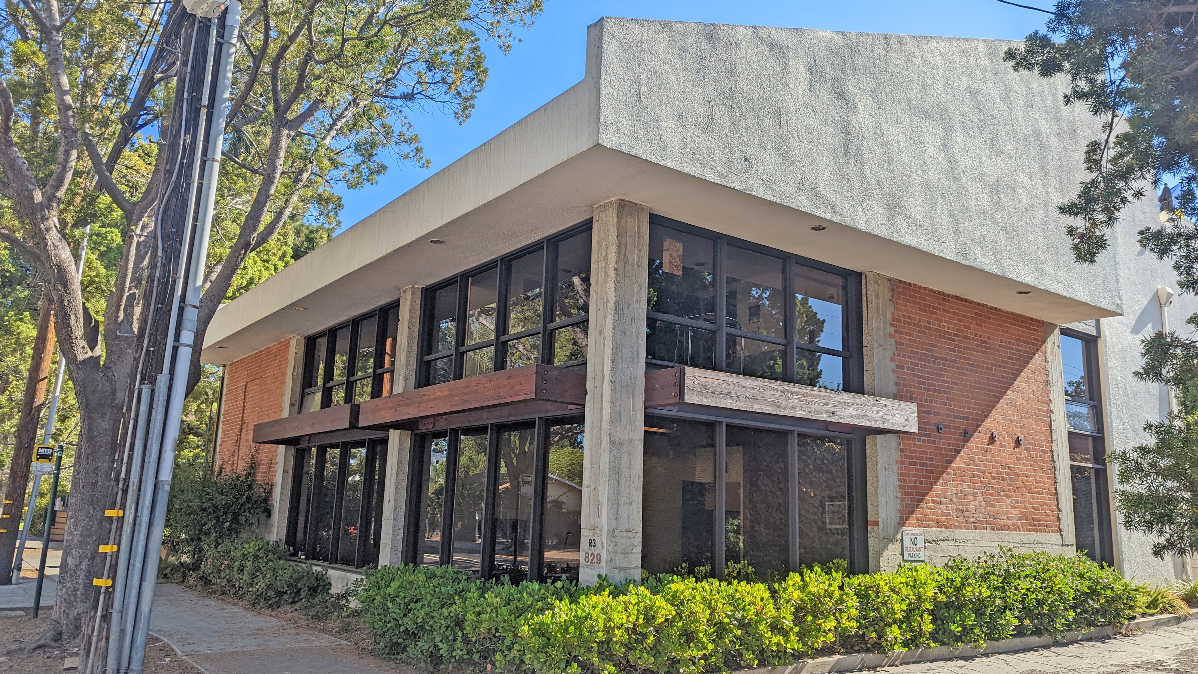 Office Space for Rent - 829 De La Vina St., Santa Barbara, CA, 93101, Suite 205