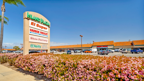 Retail Property for Lease - 2410-2830 Saviers Rd., Oxnard, California, 93033 (5)