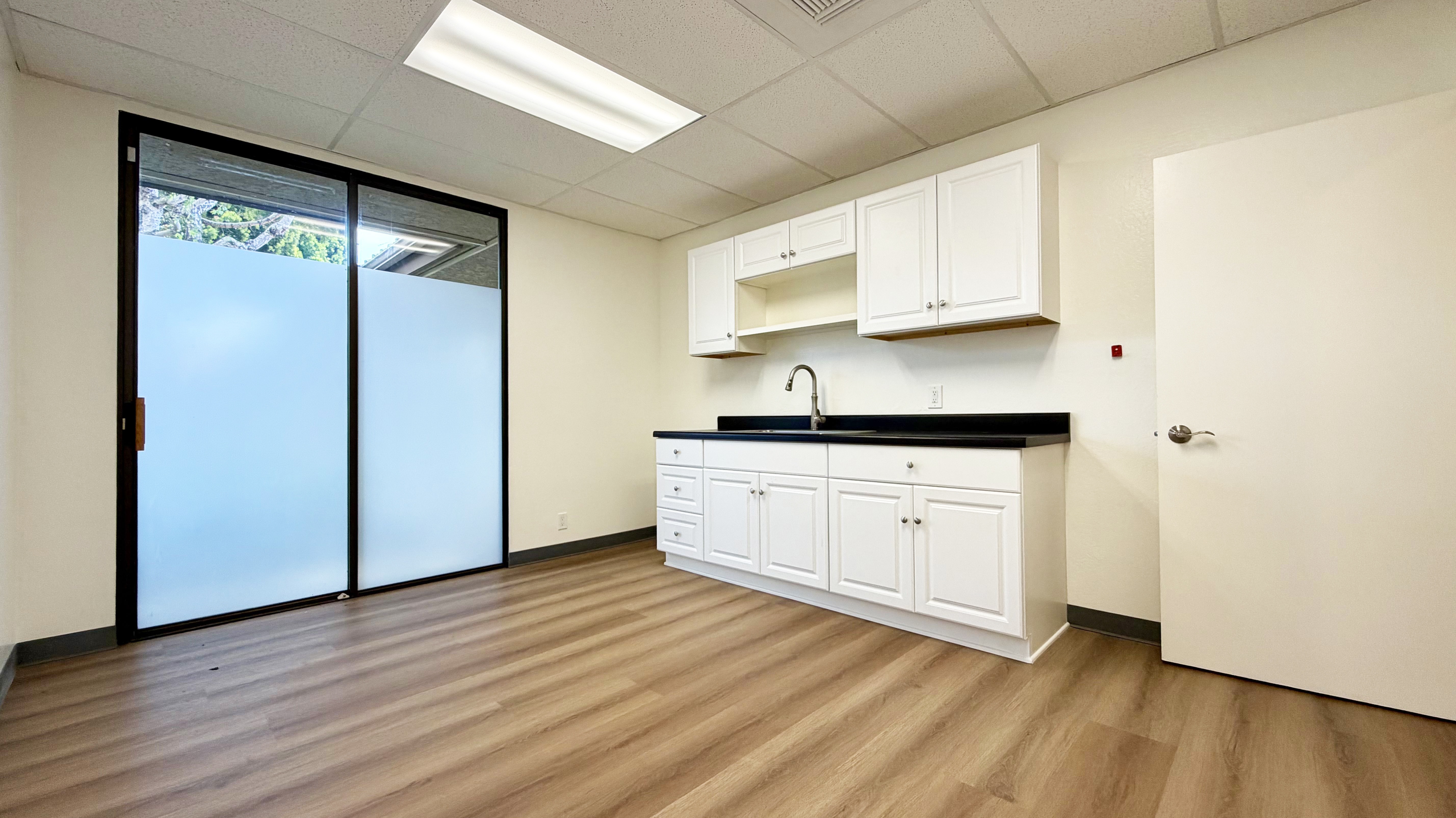 5320 Carpinteria Ave, Photo - Slide04 Office Property for Rent - 5320 Carpinteria Ave, Carpinteria, California, 93013 (5)