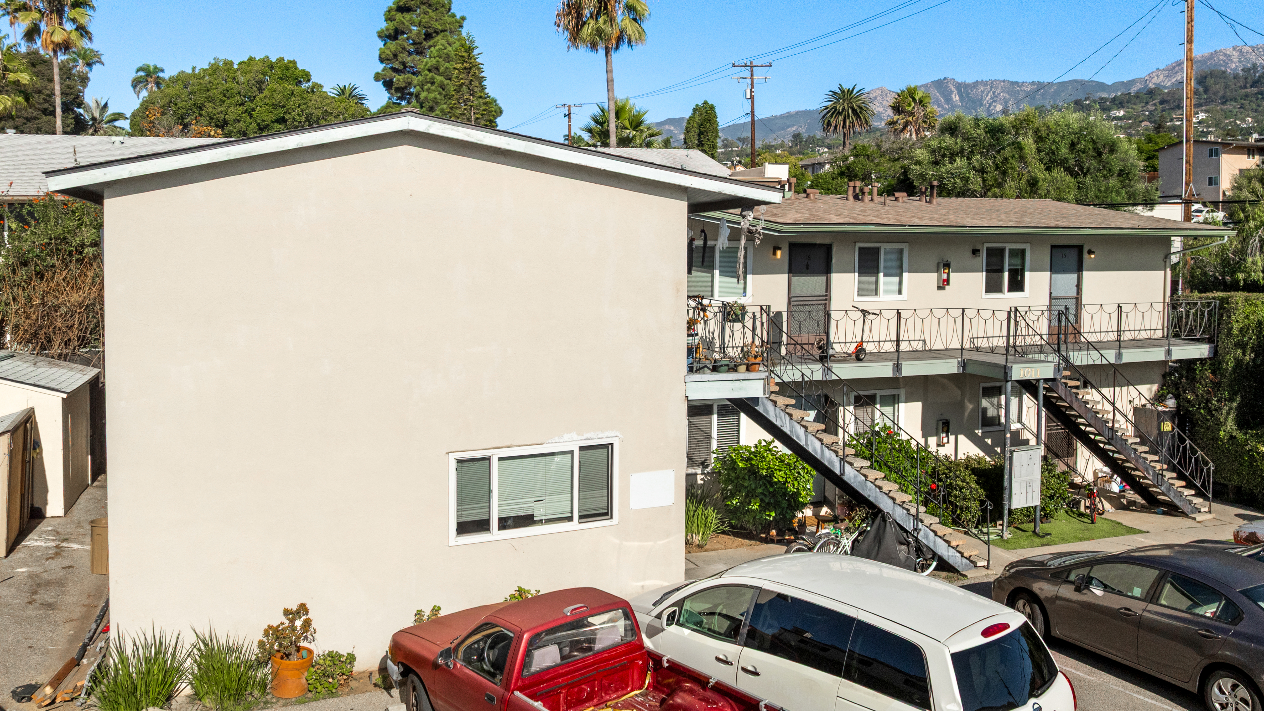 1011 Laguna St., Photo - Slide04 Multifamily Property for Sale - 1011 Laguna St., Santa Barbara, California, 93101 (11)