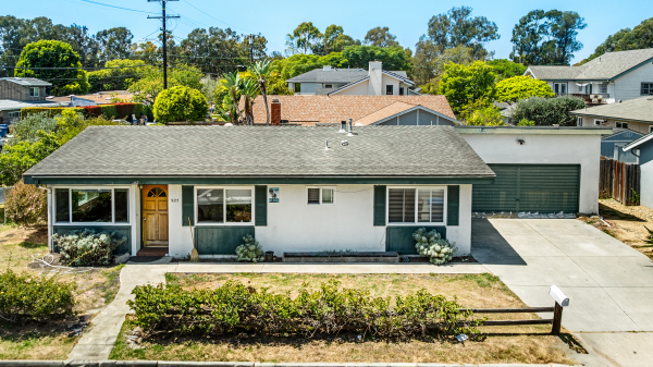925 Camino Lindo, Photo - Slide01 Multifamily Property for Sale - 925 Camino Lindo, Isla Vista, California, 93117 (1)