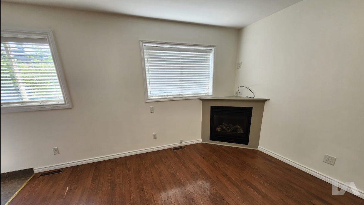 158 Mill Street, Interior Building Photo - undefined Retail Property for Sale - 158 Mill Street, Milton, ON, L9T 1S2 (7)