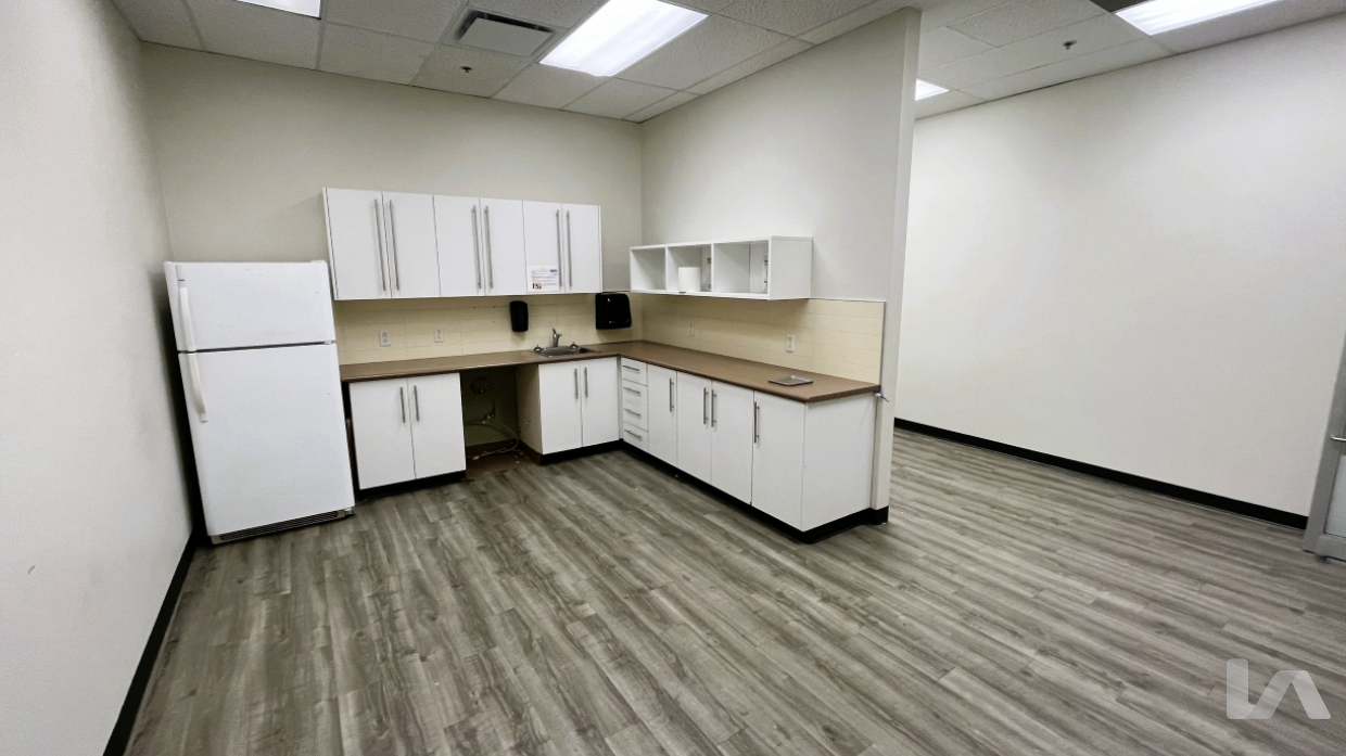 Industrial Property for Lease - 5860 Chedworth Way, Mississauga, ON, L5R 0A2 (2)