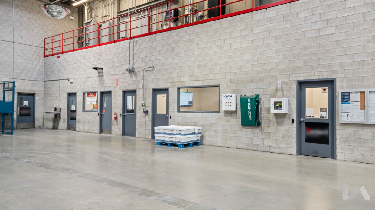 Industrial Property for Lease - 8495 Goreway Drive, Brampton, ON, L6T 5R8 (4)