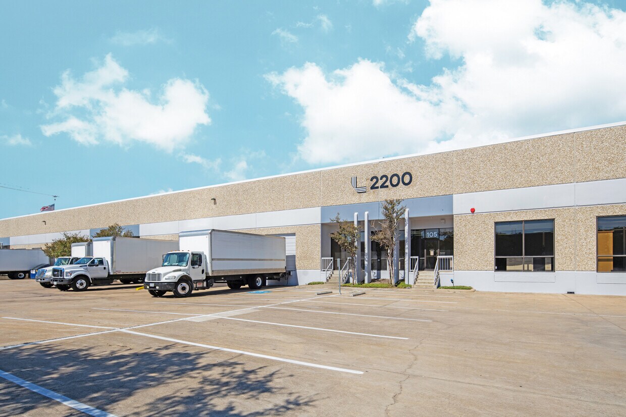 Industrial Space for Lease - 2200 Denton Dr, Austin, TX, 78758-4529