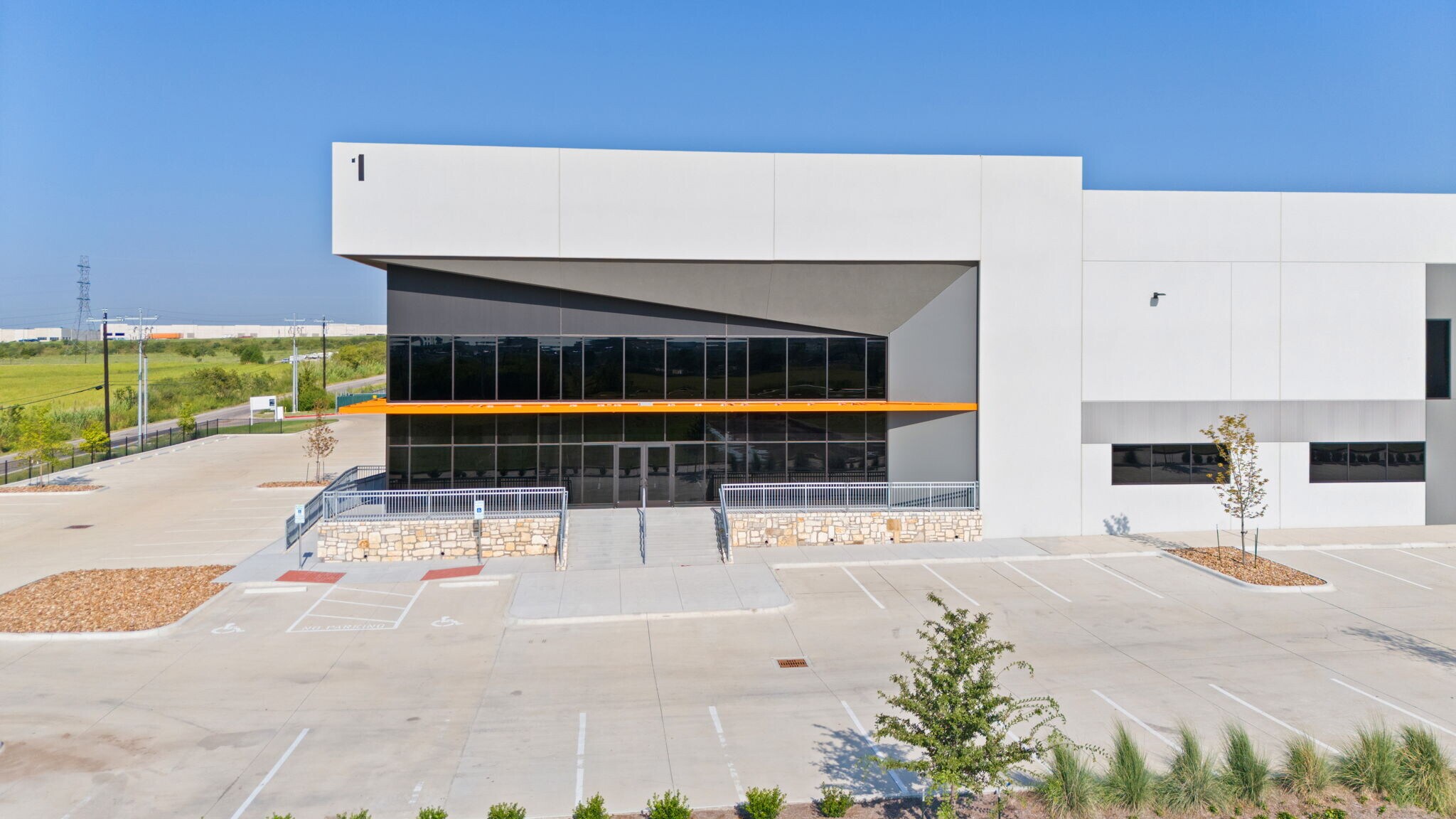 Industrial Space for Lease - 11708 McAngus Rd, Del Valle, TX, 78617