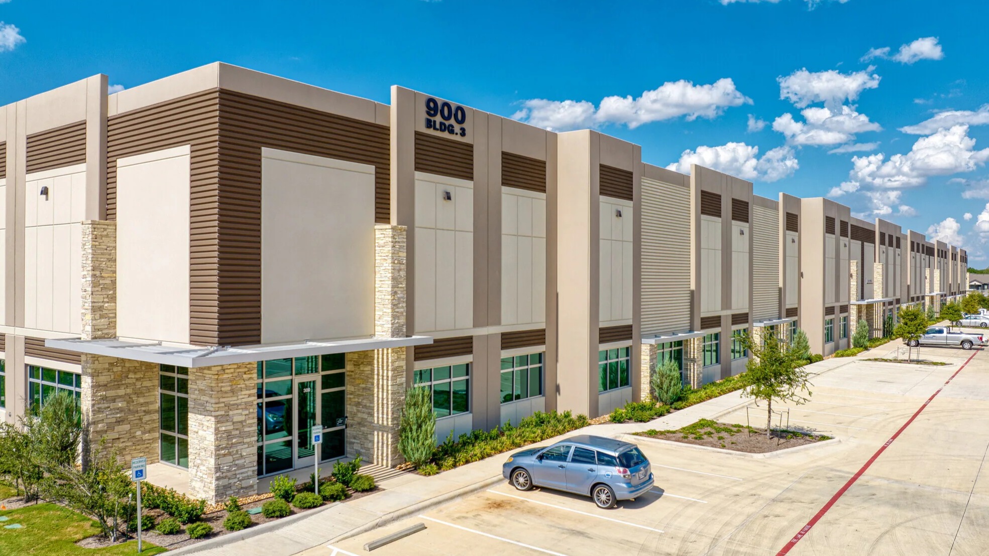 Industrial Property for Lease - 900 E Old Settlers Blvd, BLDG 3, Round Rock, Texas, 78664-2000 (3)