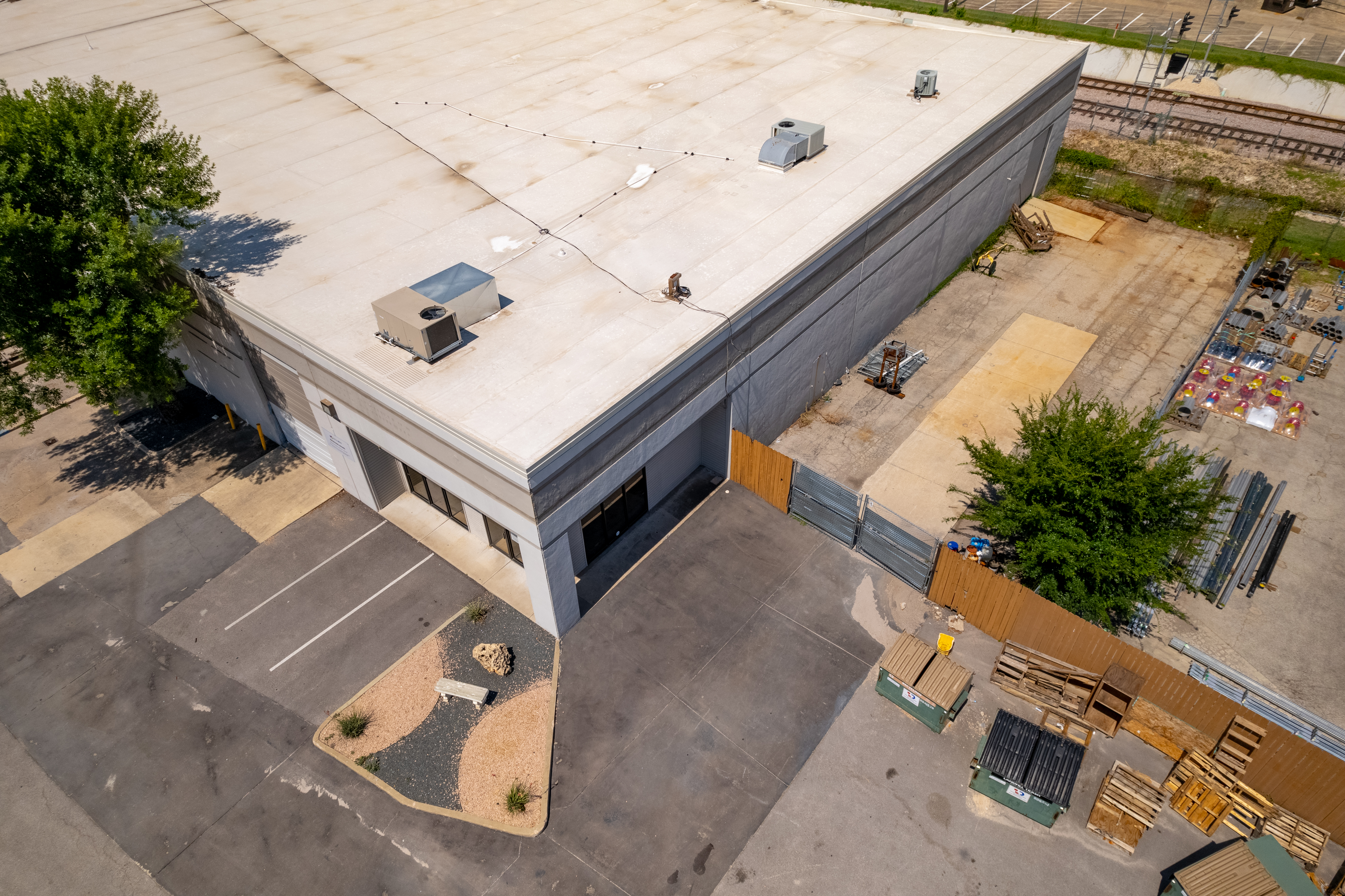 , image/jpeg - BuildingPhoto (3).jpg Industrial Property for Lease - 2400 W Braker Ln, Austin, Texas, 78758-4561 (5)