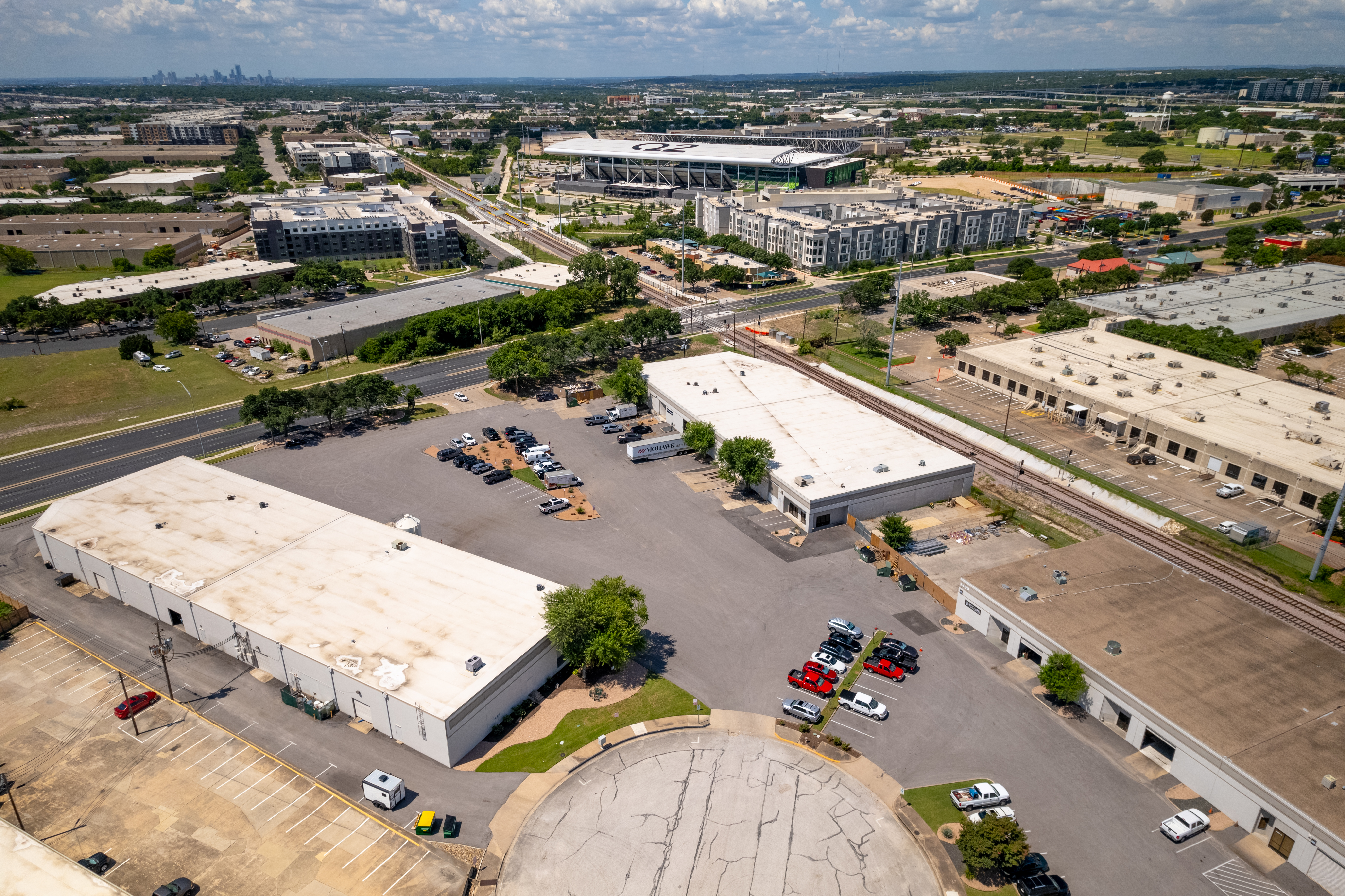 , image/jpeg - BuildingPhoto (5).jpg Industrial Property for Lease - 2400 W Braker Ln, Austin, Texas, 78758-4561 (7)