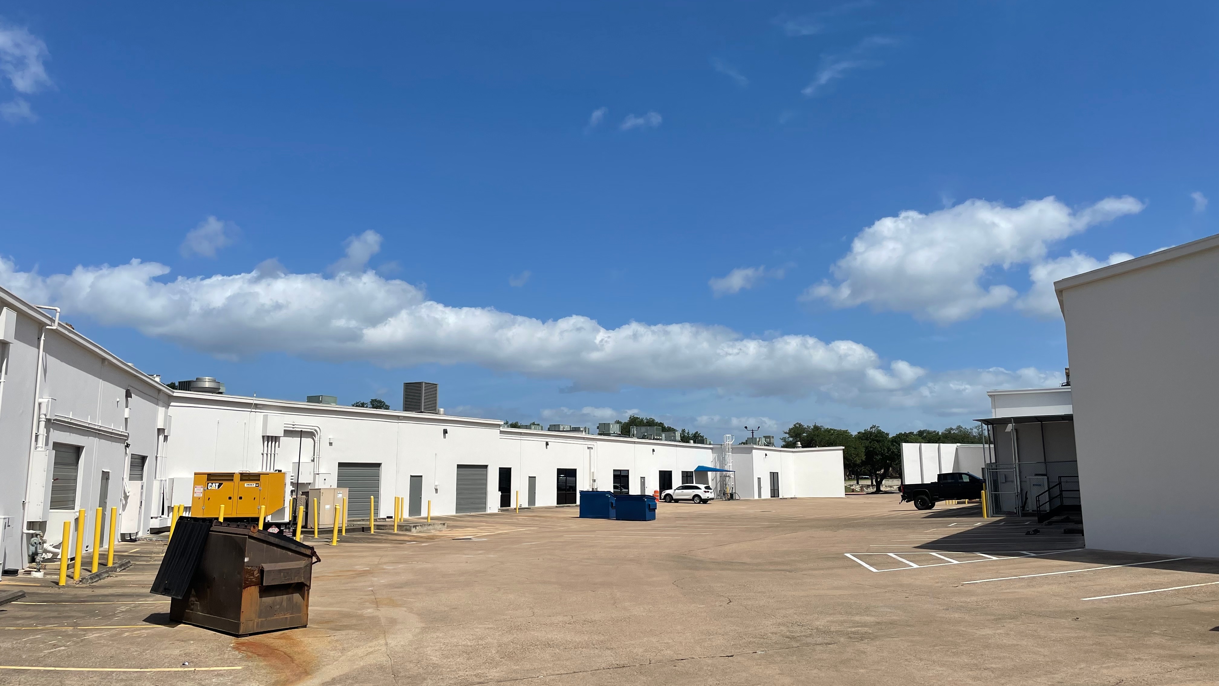 Flex Property for Lease - 11009 Metric Blvd, Austin, Texas, 78758-4165 (2)