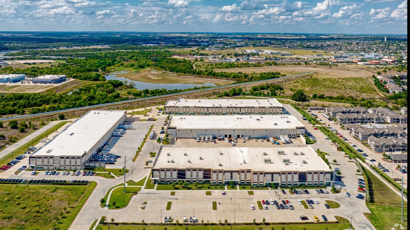 Industrial Property for Lease - 900 E Old Settlers Blvd, Round Rock, Texas, 78664 (1)
