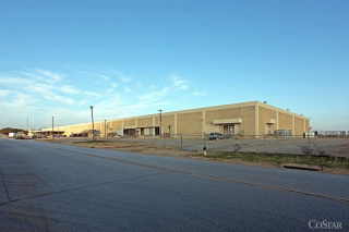 Industrial Property for Lease - 2205-2215 E Pioneer Dr, Irving, Texas, 75061 (2)