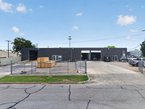 Industrial Property for Lease or Sale - 2106 E Richmond Ave, Fort Worth, TX, 76104
