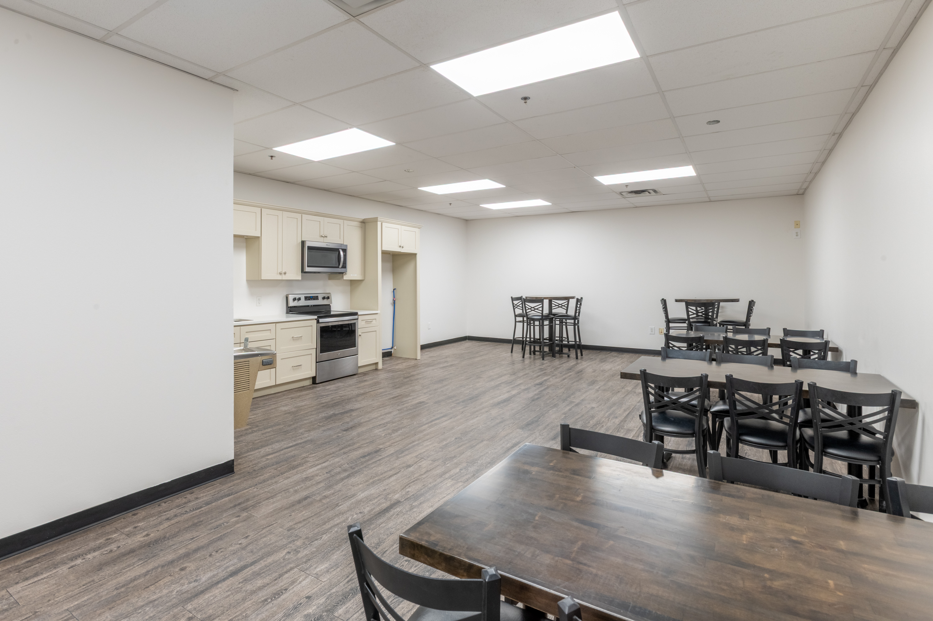 Industrial Property for Lease - 8721 Forney Rd, Dallas, Texas, 75227-4502 (3)